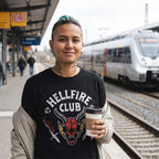 Image produit Stranger Things - T-shirt noir avec logo du Hellfire Club