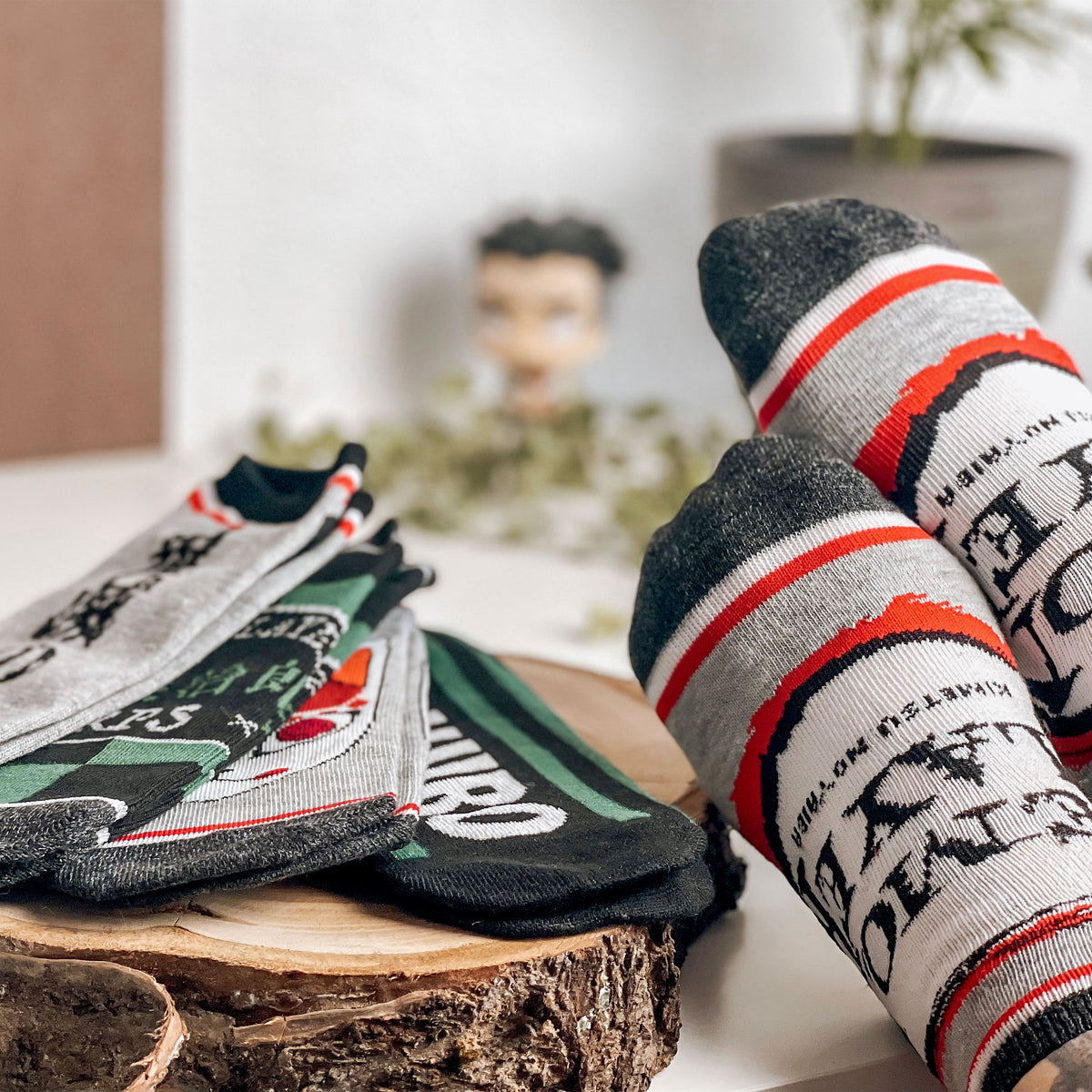 Immagine del prodotto Demon Slayer - Set di 5 calzini da ginnastica con logo
