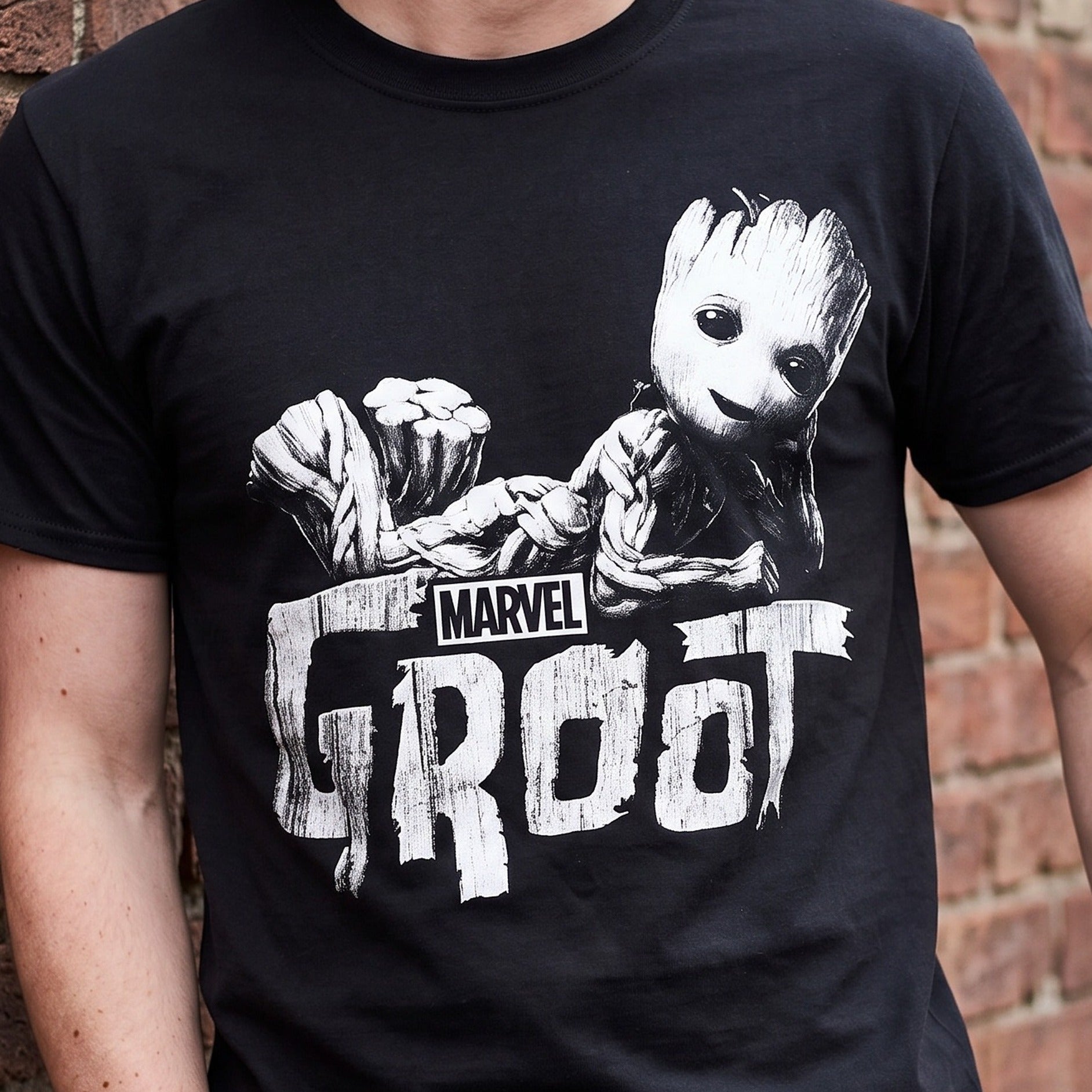 Immagine del prodotto T-shirt nera di Groot - Guardiani della Galassia