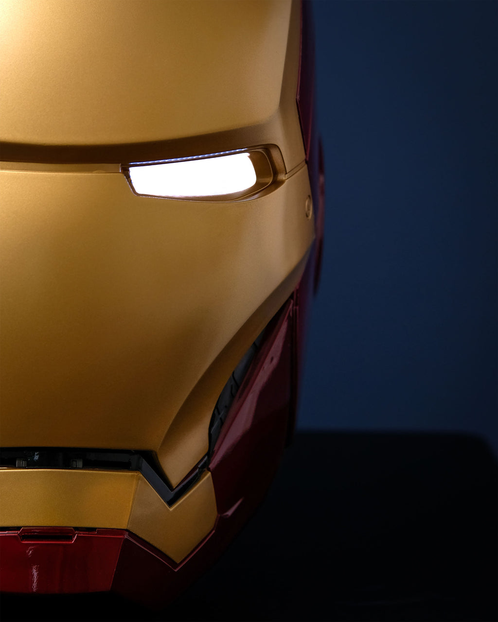 Produktbild Marvel Legends - Iron Man Elektronischer Helm