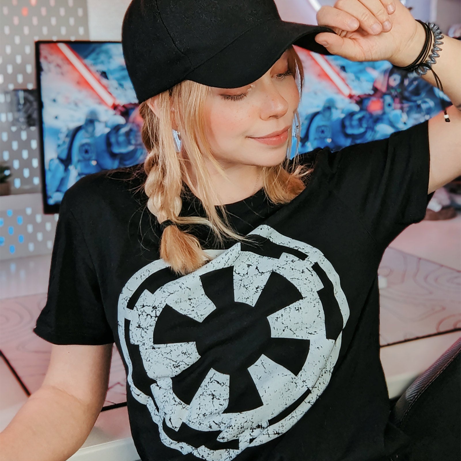 Immagine del prodotto T-shirt nera con logo dell'Impero - Star Wars Andor