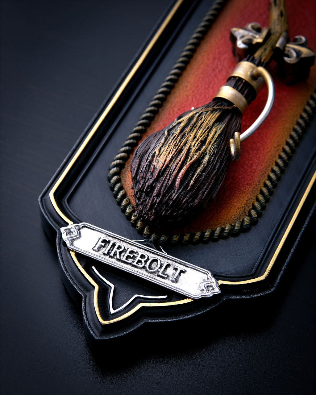 Image produit Harry Potter - Réplique miniature de Firebolt 35 cm