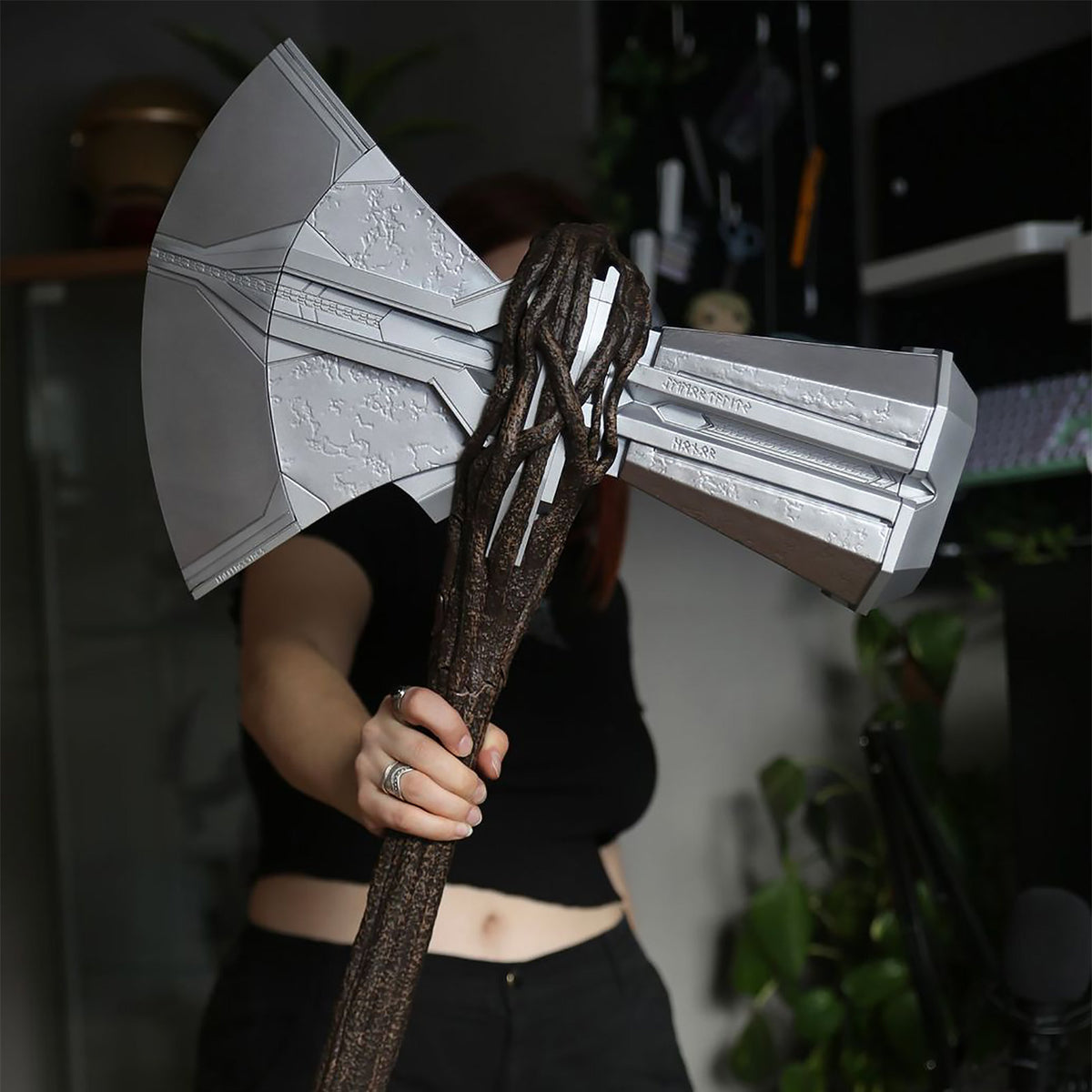 Image produit Thor - Réplique de Stormbreaker avec effets de lumière et de son