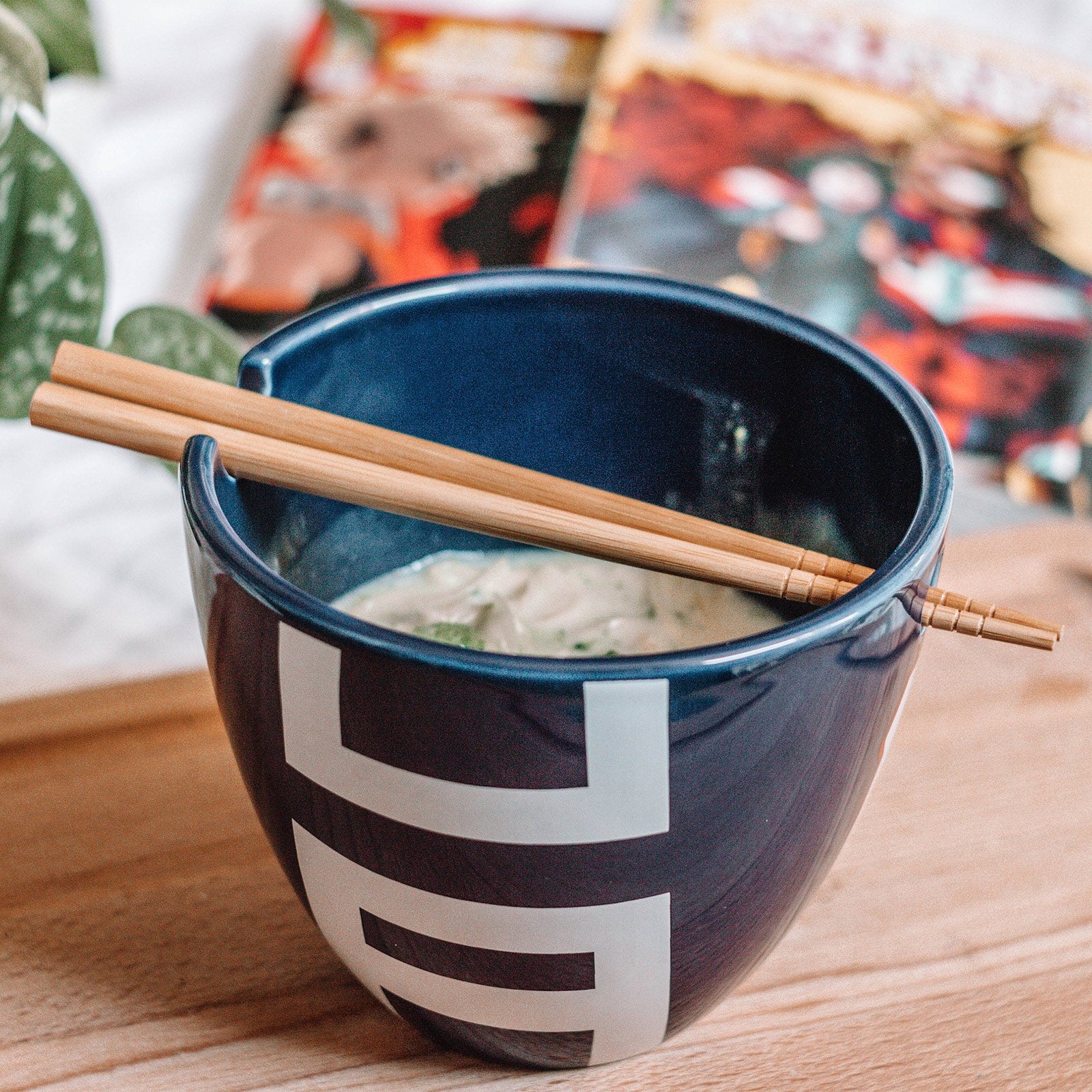 Produktbild My Hero Academia - Uniform UA Ramen Schale mit Ess-Stäbchen