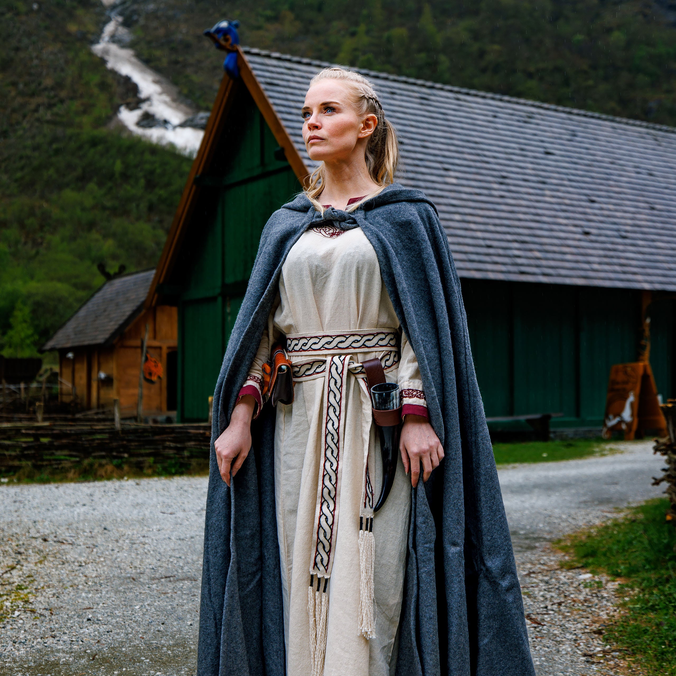 Image produit Cape médiévale Elinor gris