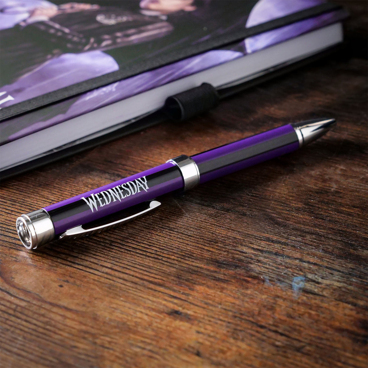 Immagine del prodotto Mercoledì - Quaderno A5 Downpour con penna