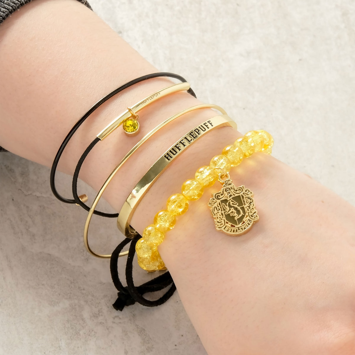 Produktbild Harry Potter - Hufflepuff Armbänder 5er Set
