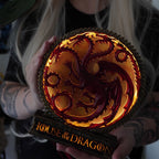 Immagine del prodotto Lampada da tavolo deluxe con stemma Targaryen - Casa del Drago