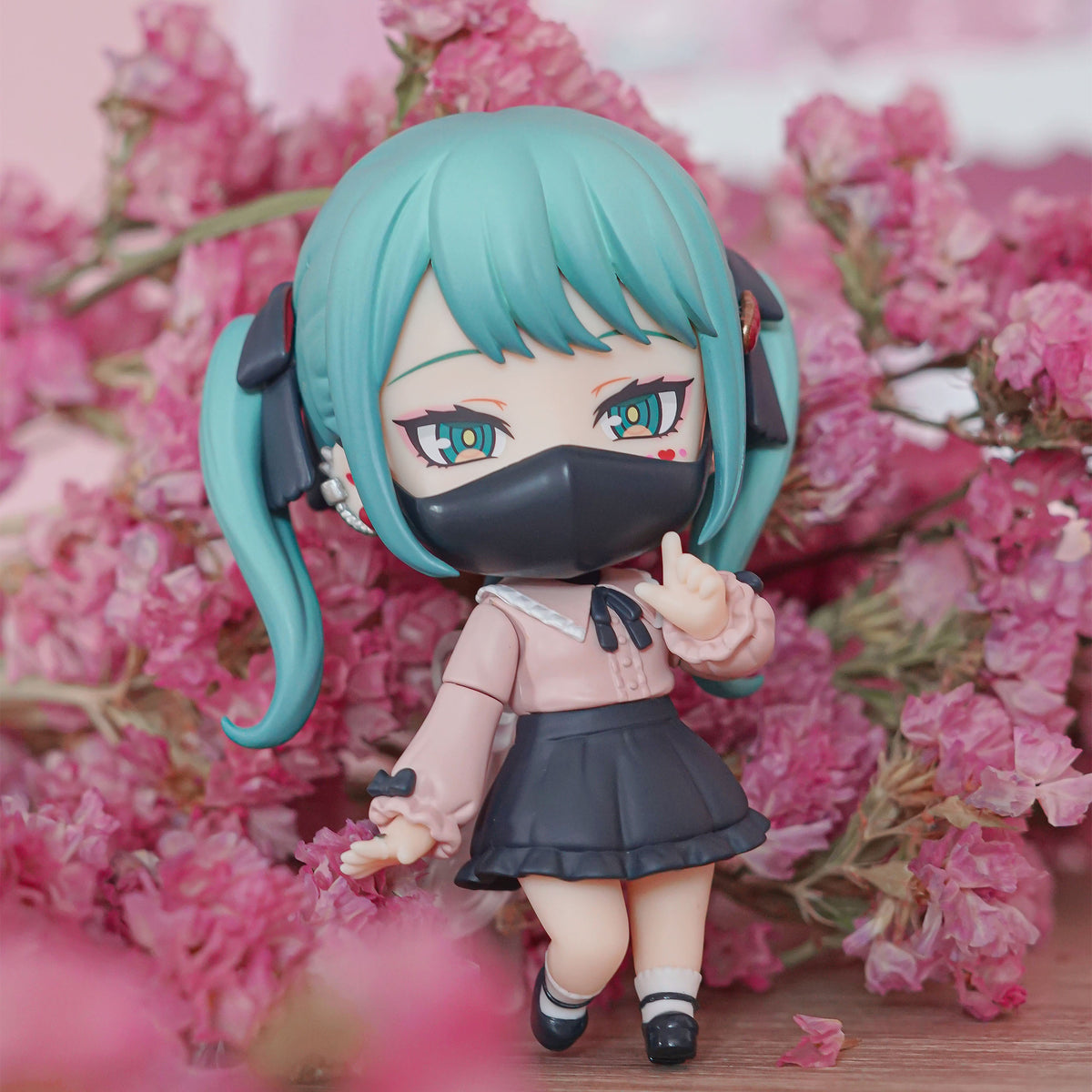 Image produit Hatsune Miku - Figurine d'action Nendoroid La version vampire