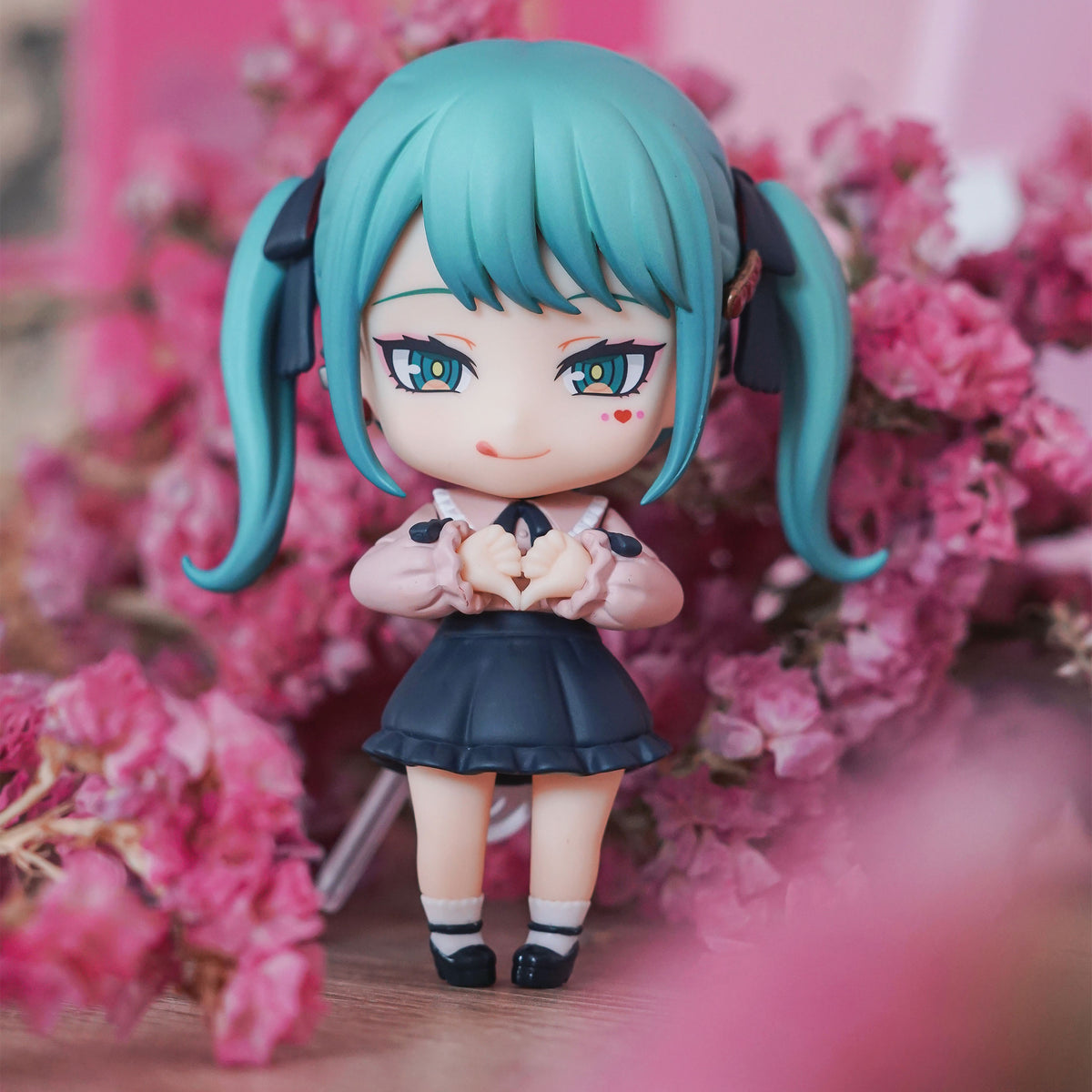 Image produit Hatsune Miku - Figurine d'action Nendoroid La version vampire