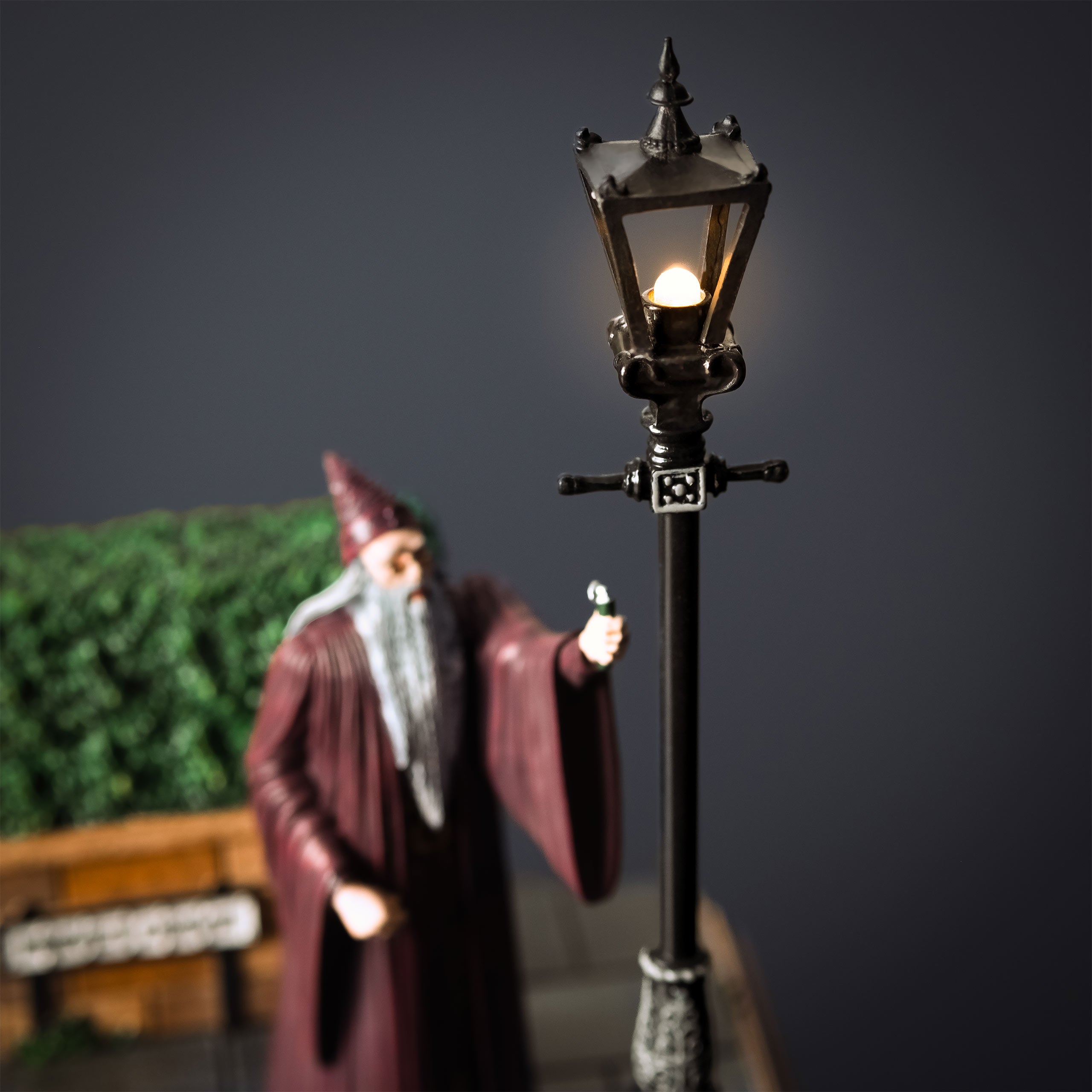 Image produit Harry Potter - Figurine Diorama Dumbledore Privet Drive avec Lumière