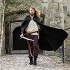 Image produit Cape médiévale en laine avec fermoir loup noir