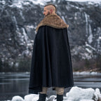 Image produit Cape médiévale avec fausse fourrure noire