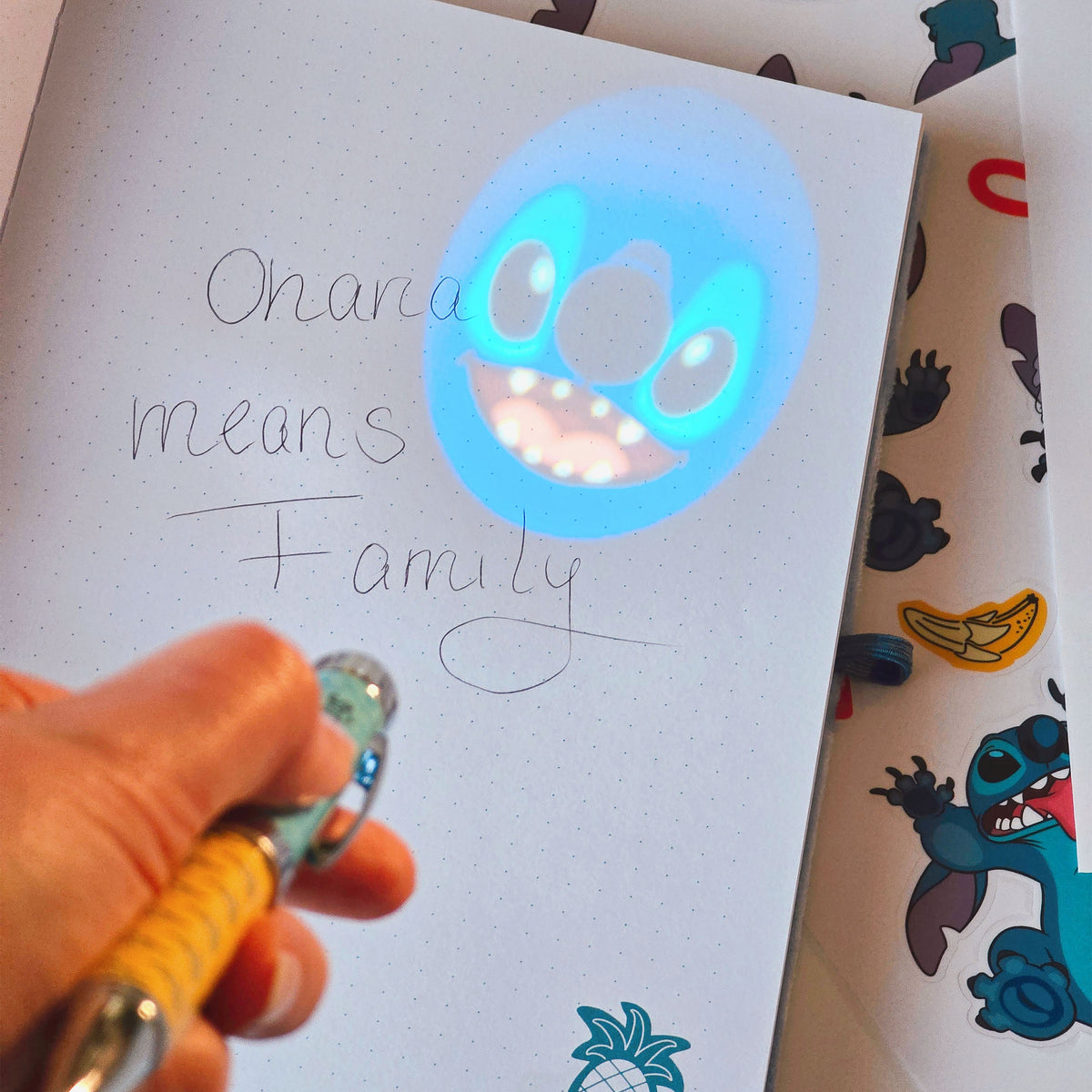 Produktbild Stitch Plüsch Notizbuch mit Kugelschreiber - Lilo & Stitch