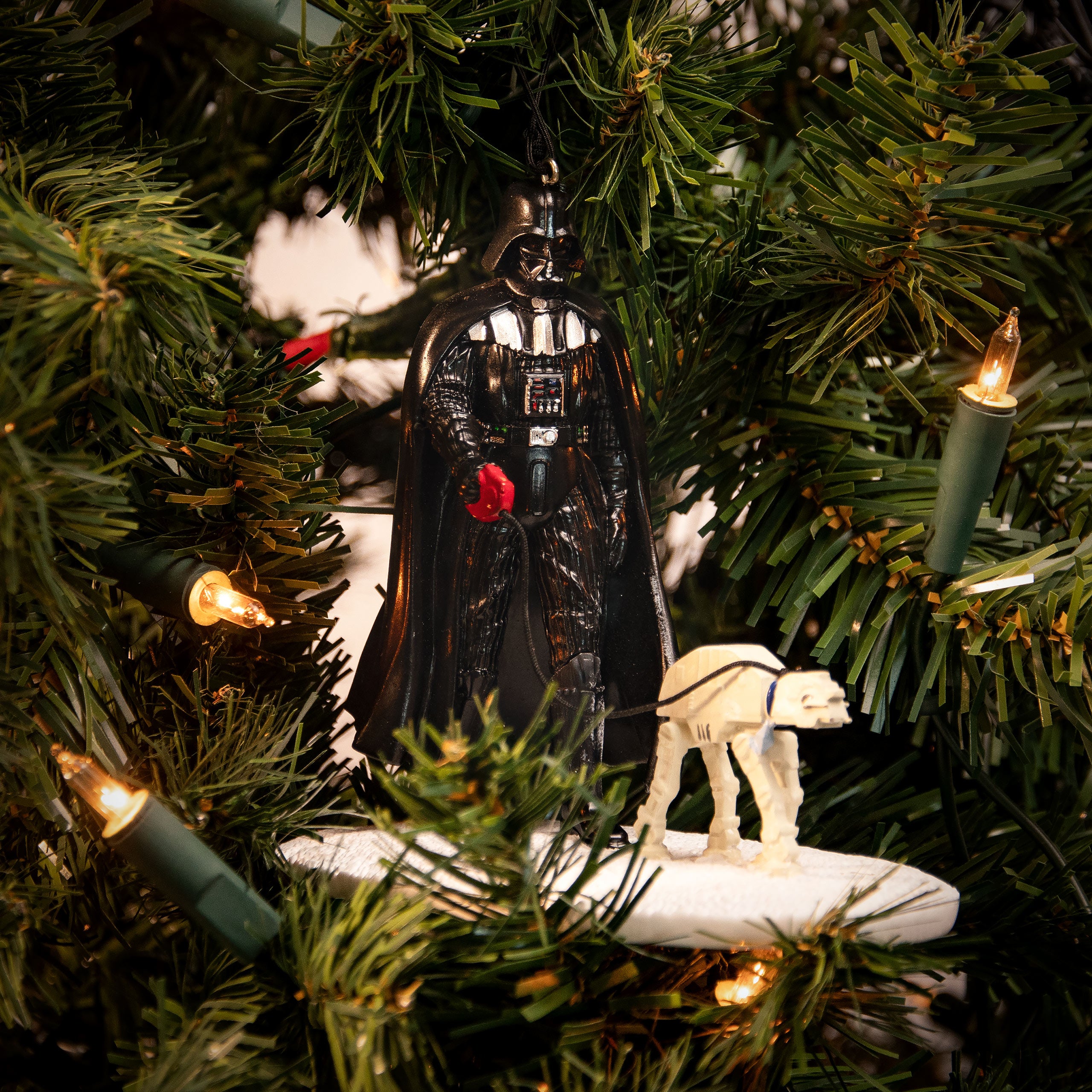 Image produit Star Wars - Darth Vader avec décoration de Noël AT-AT