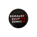 Immagine del prodotto Pulsante 'Romani Ite Domum' per fan di Monty Python