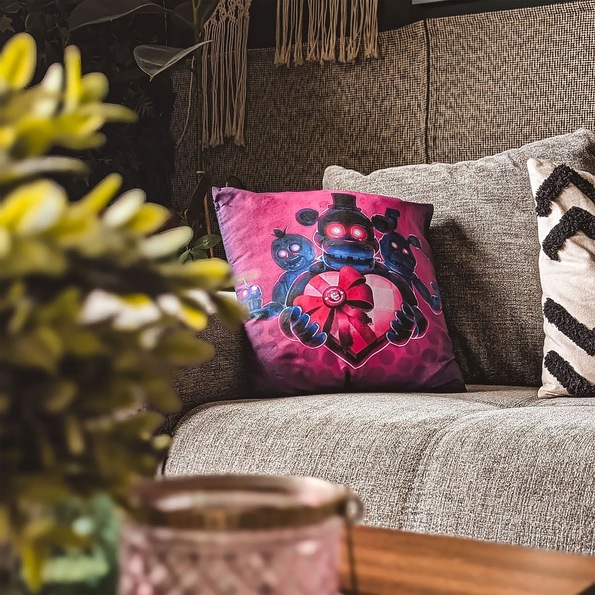 Image produit Five Nights at Freddy's - Coussin Help Wanted