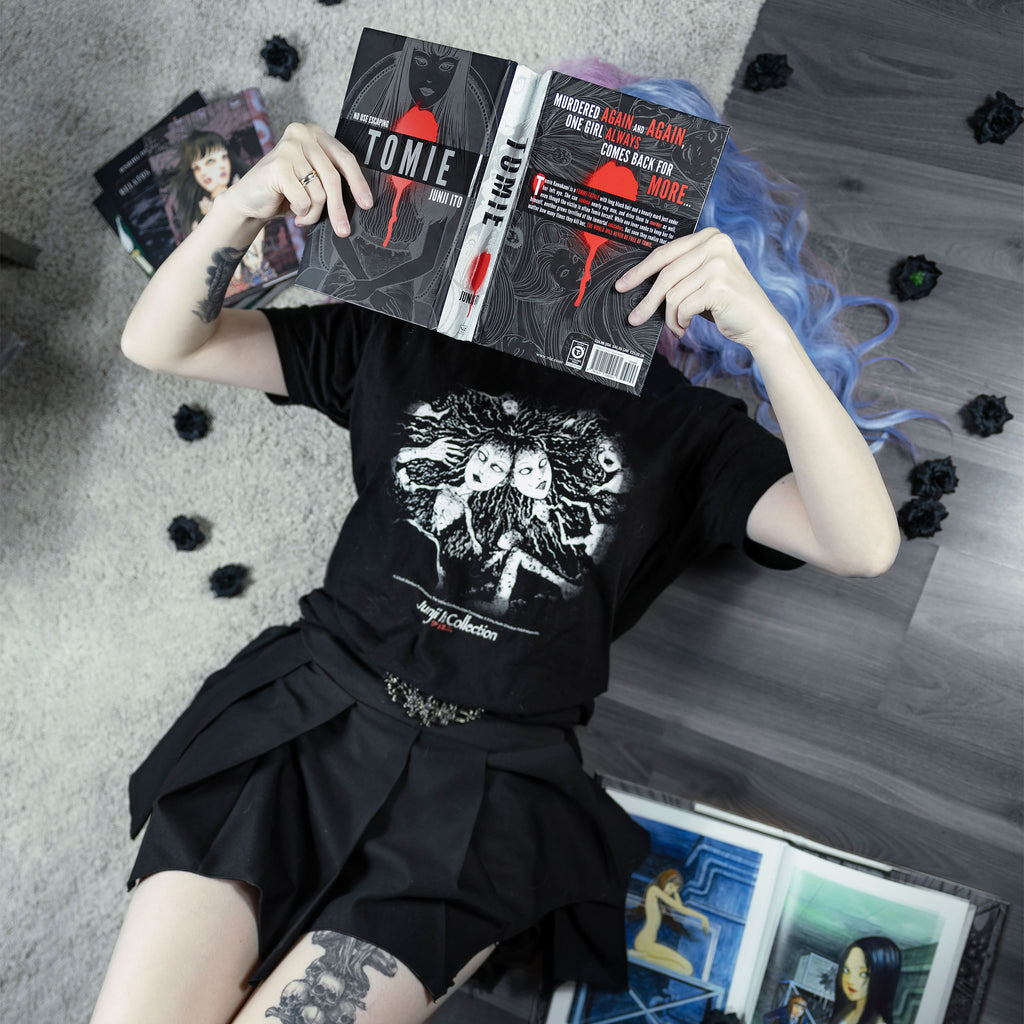 Immagine del prodotto Junji Ito - T-shirt nera Crawling