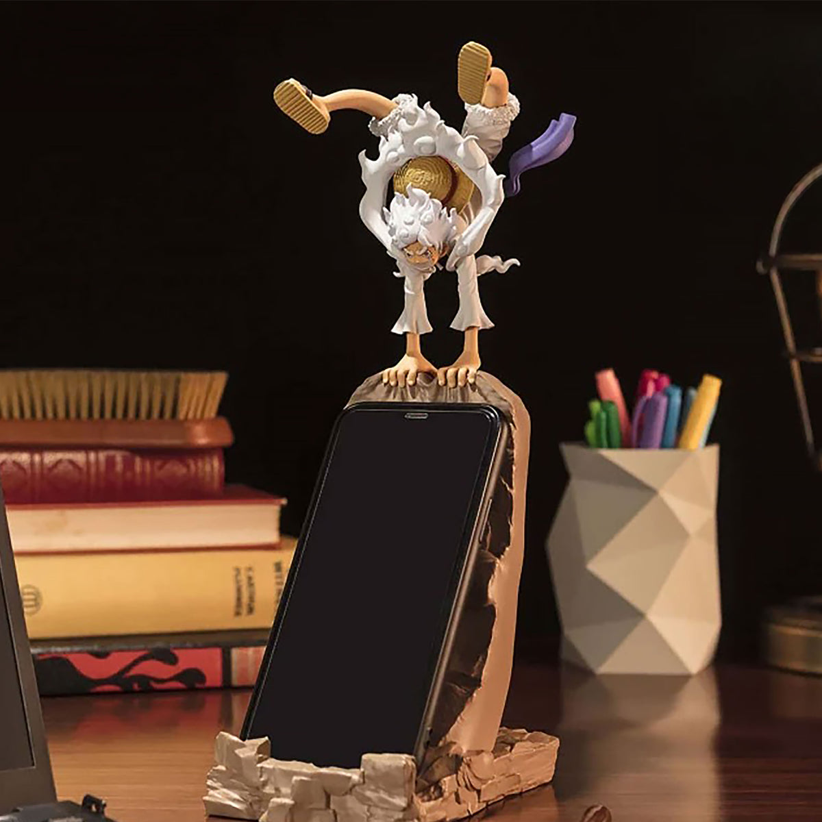 Image produit One Piece: Gear 5 - Support de téléphone figurine Monkey D. Luffy