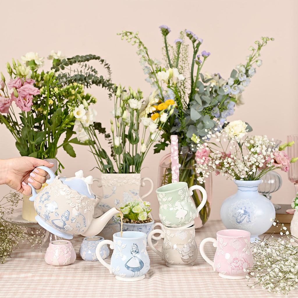 Produktbild Alice im Wunderland - Relief Tasse