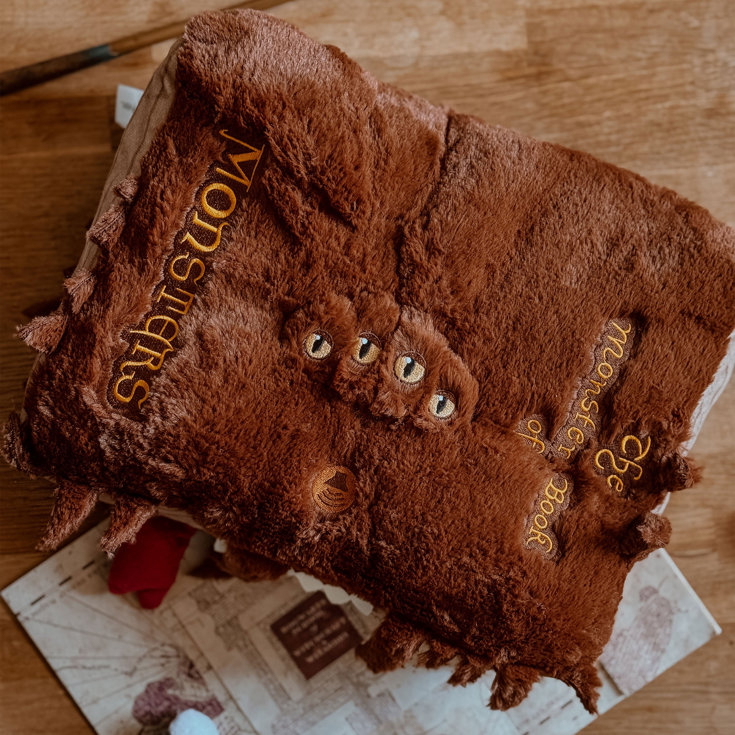 Produktbild Monsterbuch der Monster Plüsch mit Sound - Harry Potter