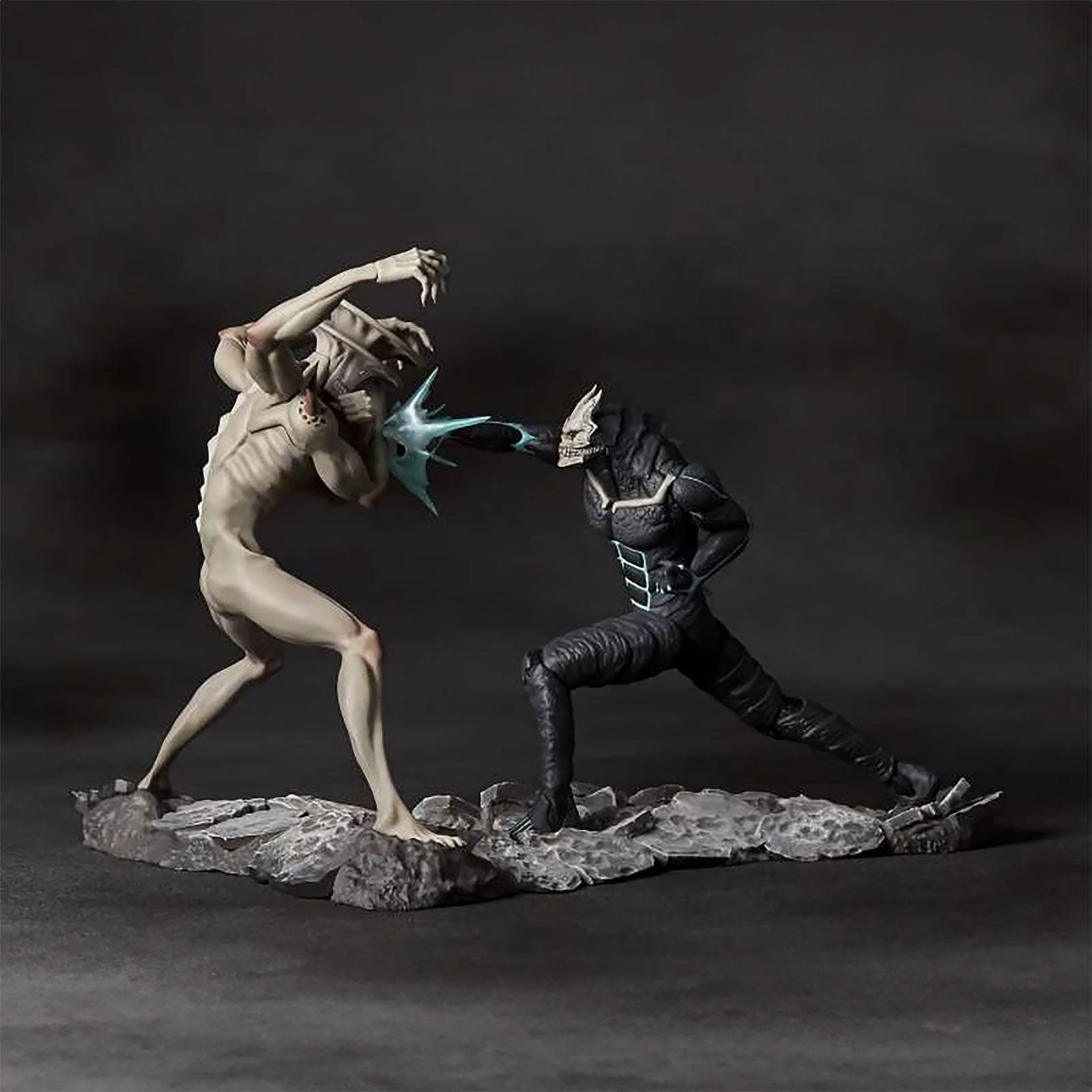 Produktbild Kaiju No. 8 vs. Kaiju No. 9 Diorama Figur