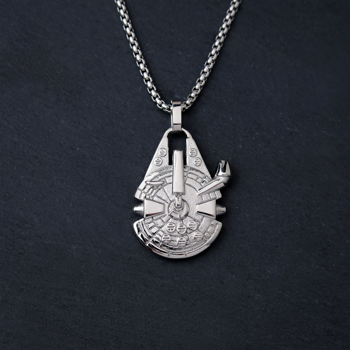 Immagine del prodotto Collana Millennium Falcon - Star Wars