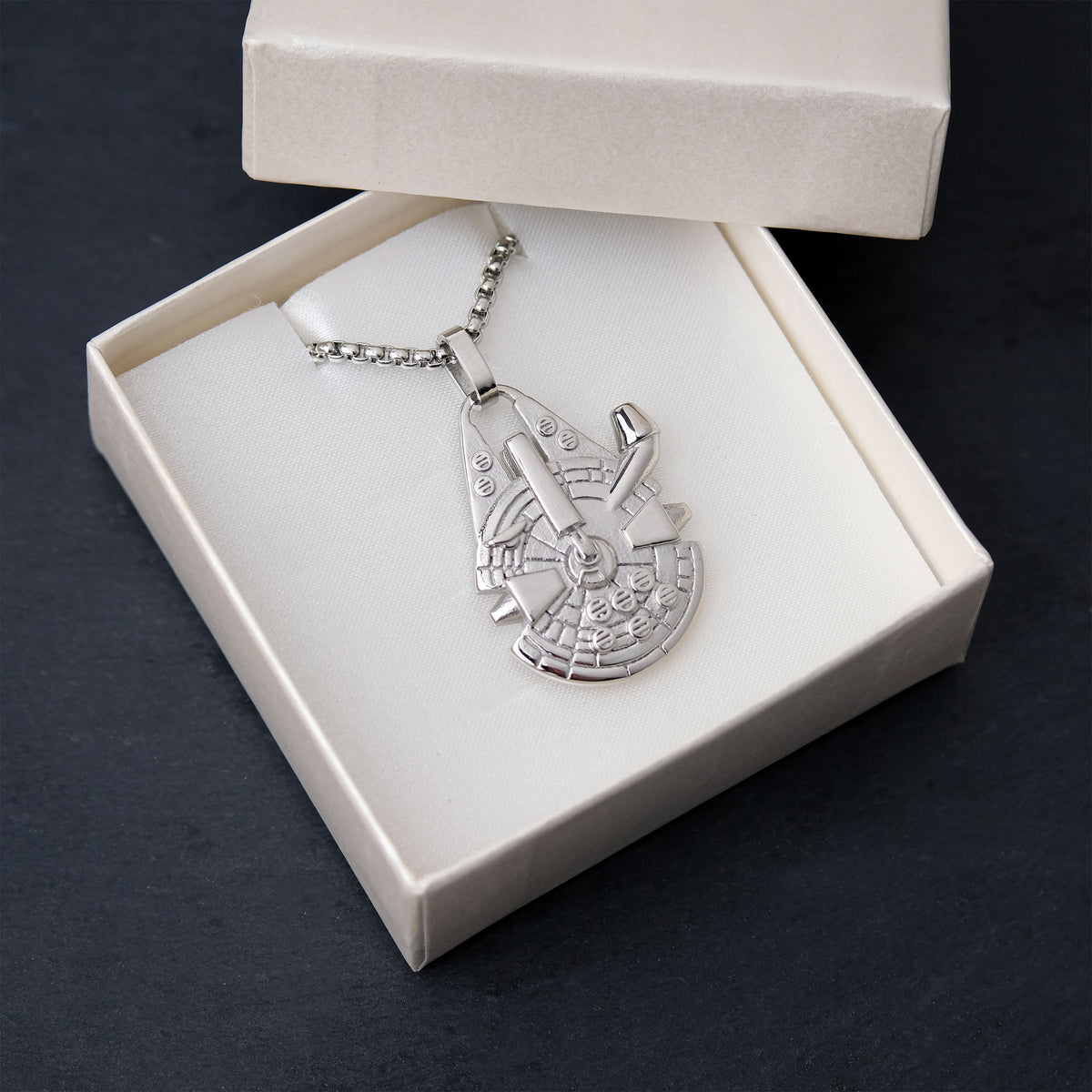 Immagine del prodotto Collana Millennium Falcon - Star Wars