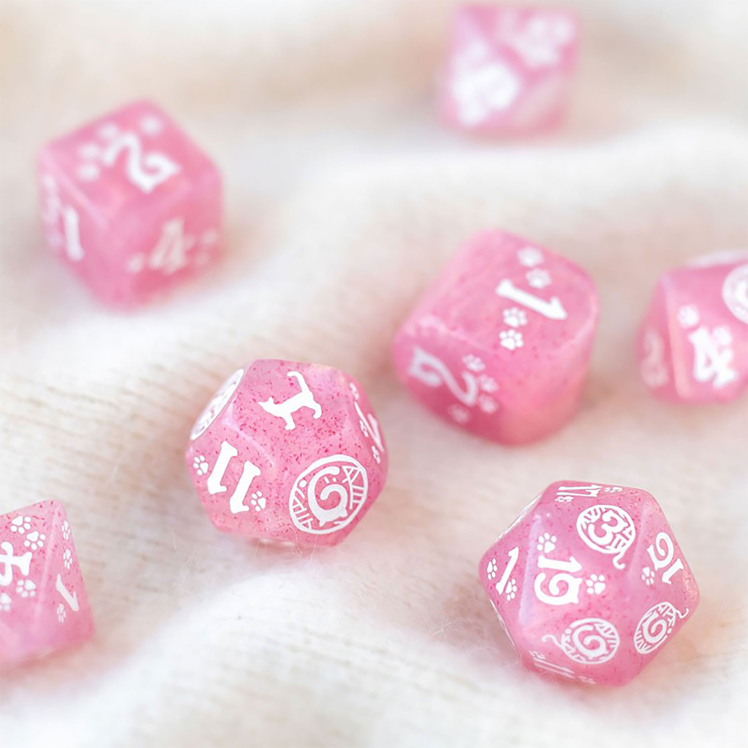 Product image Cats - Daisy Glitter RPG Dice Set 7pcs
