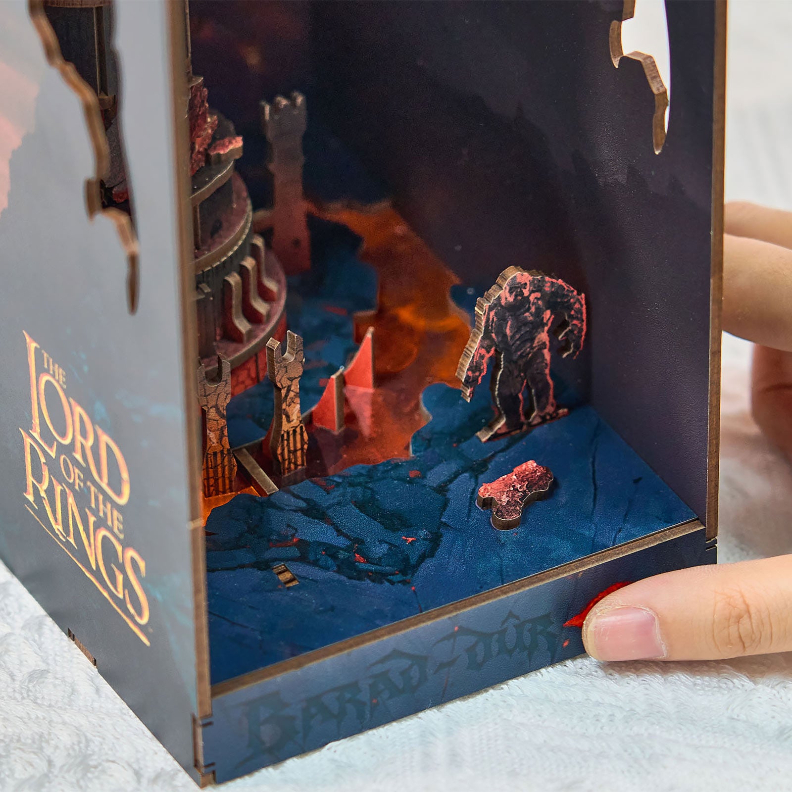 Immagine del prodotto Il Signore degli Anelli - Barad-dûr Book Nook kit modello in legno