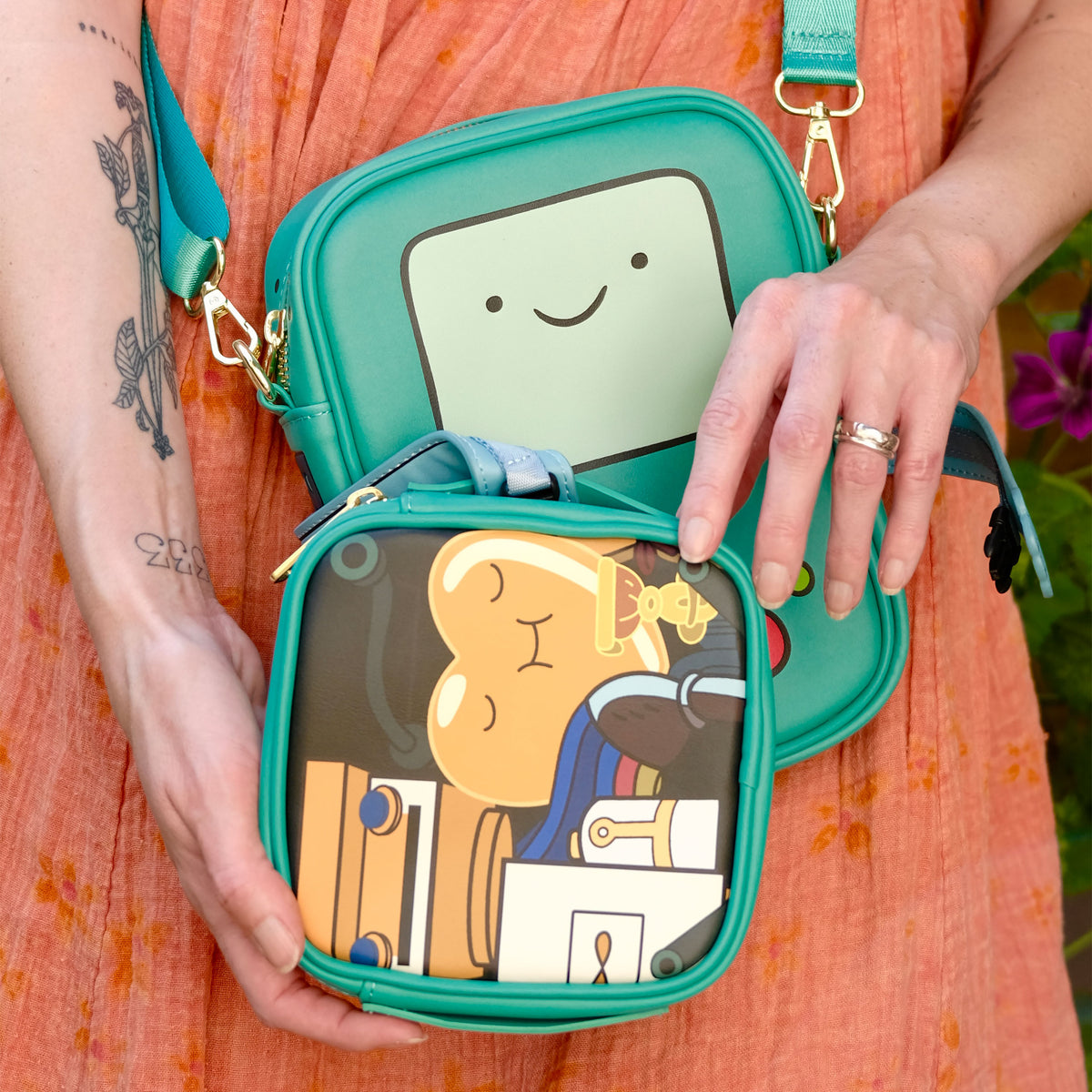 Produktbild Adventure Time - BMO Crossbody Tasche