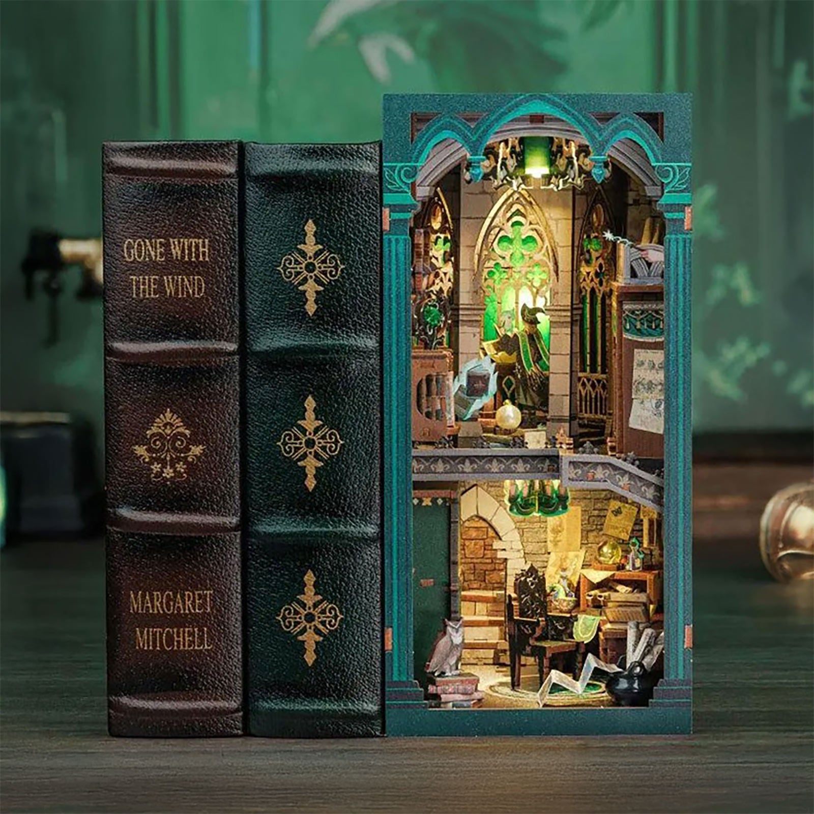 Immagine del prodotto Darkness Common Room Book Nook kit modello in legno per i fan di Harry Potter