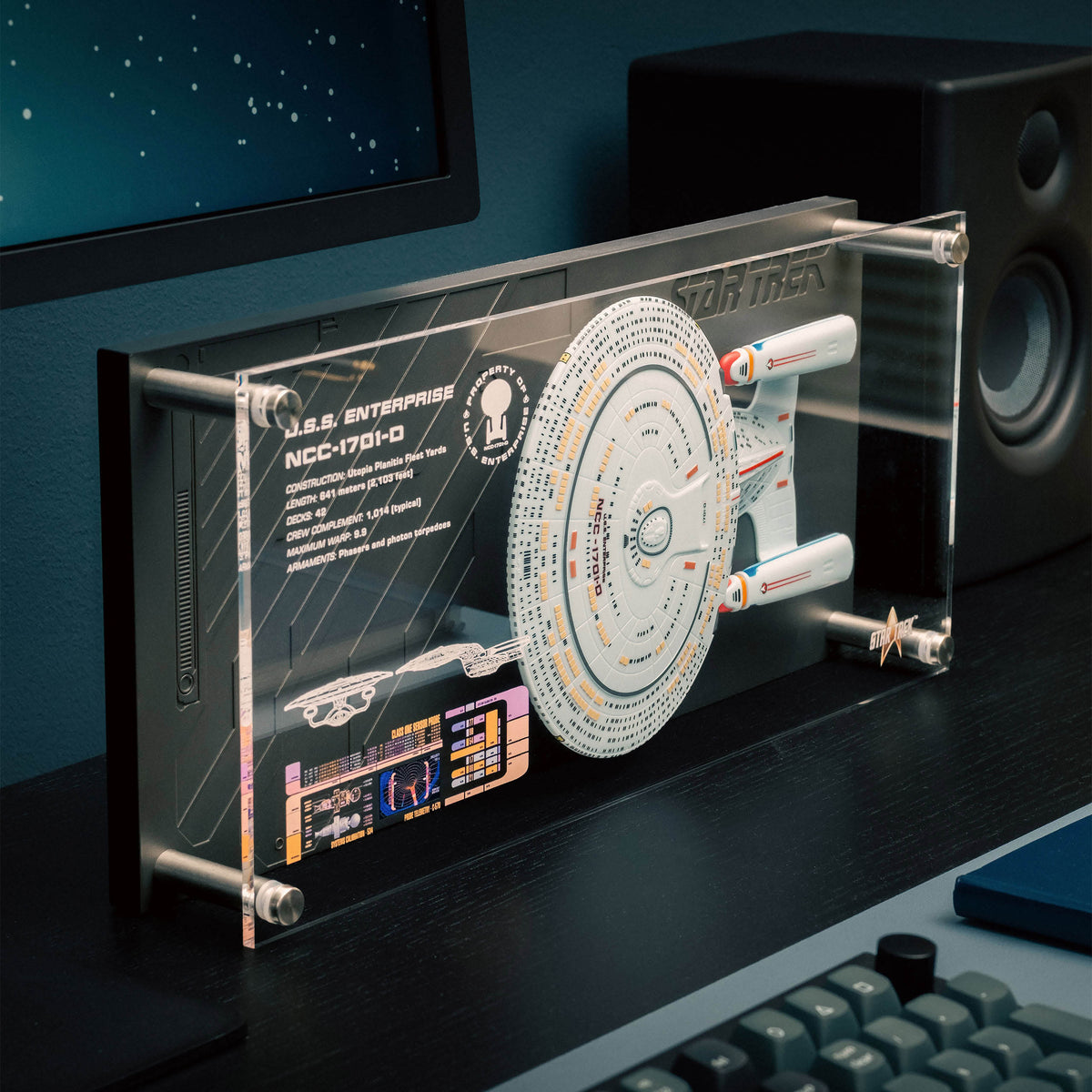 Image produit Plaque murale Enterprise NCC-1701-D avec réplique de modèle - Star Trek