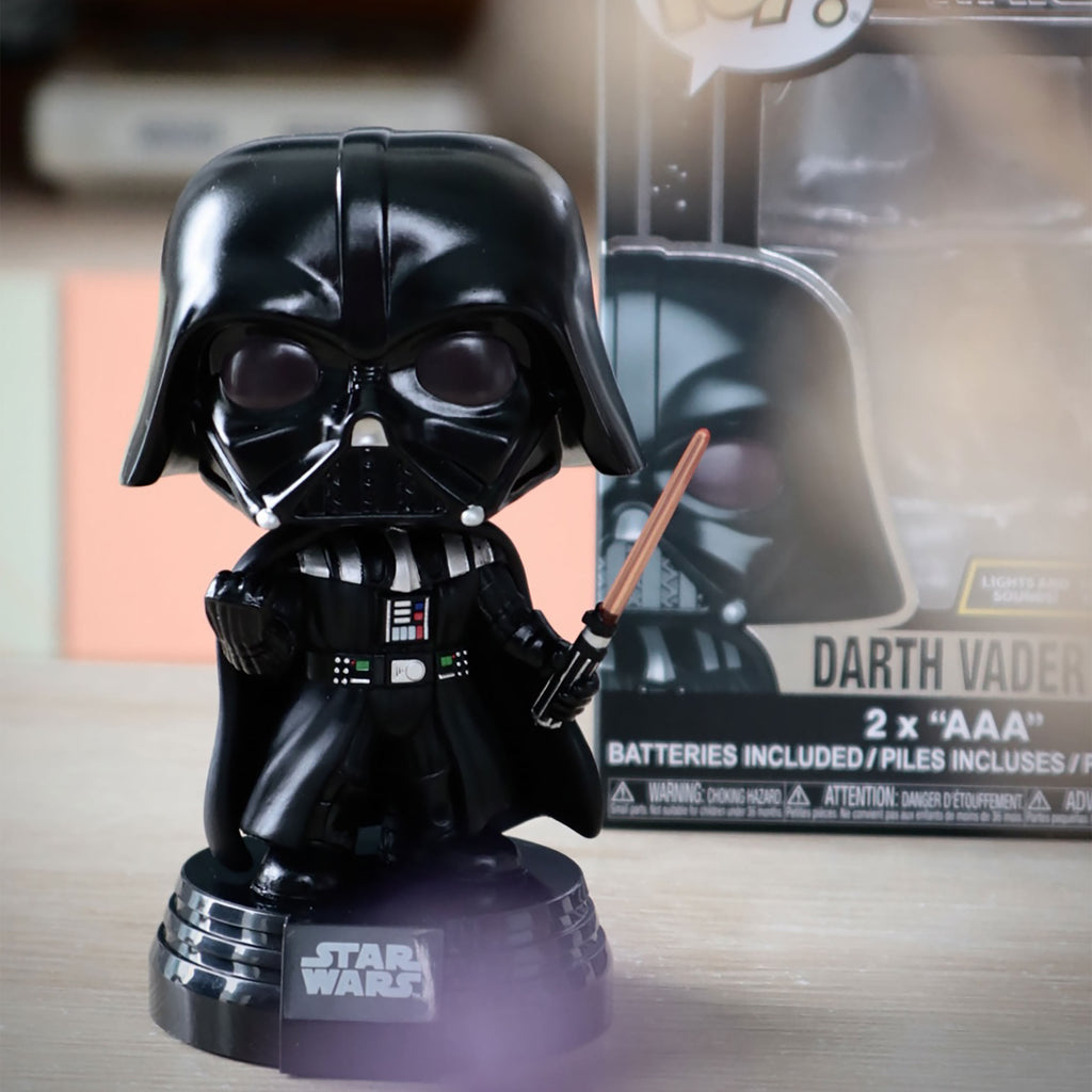 Image produit Darth Vader Figurine Funko Pop à tête oscillante avec lumière et son - Star Wars