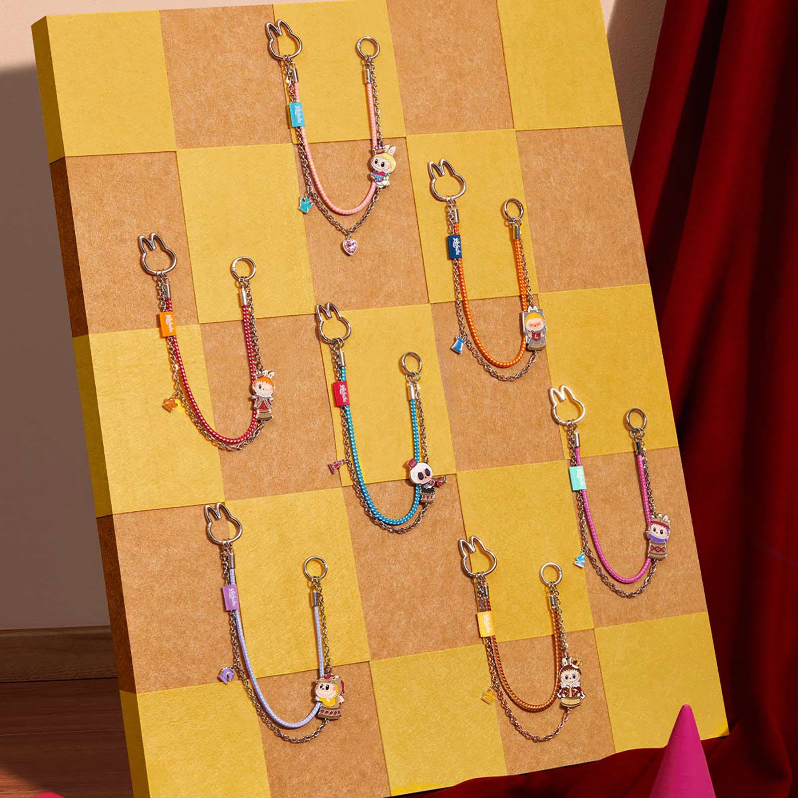 Immagine del prodotto The Monsters - Let's Checkmate Series POP MART Ciondolo Misterioso