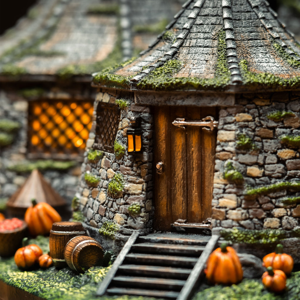 Produktbild Harry Potter - Hagrids Hütte Miniatur Replik mit LED Leuchtfunktion