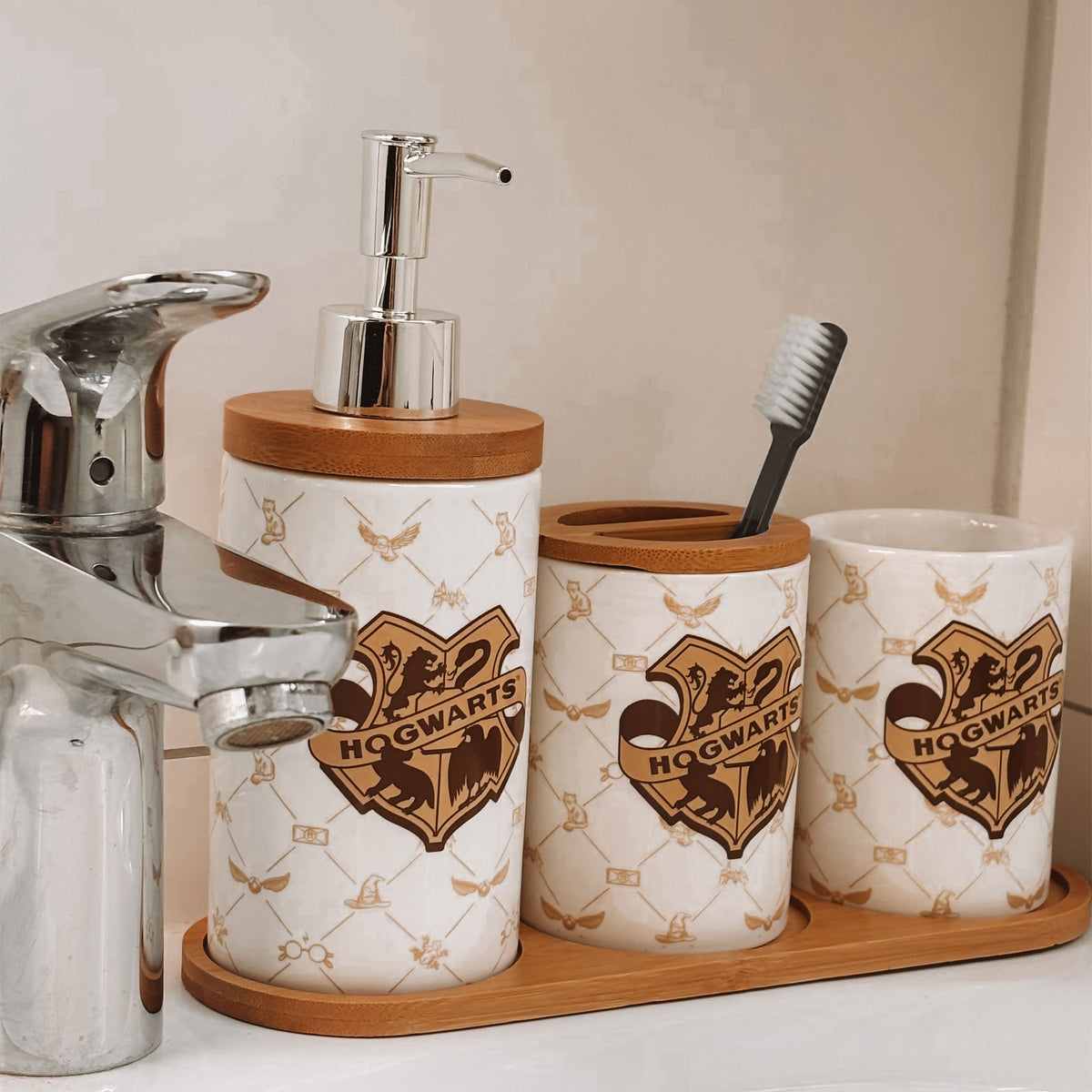 Produktbild Harry Potter - Hogwarts Wappen Badset 3-teilig