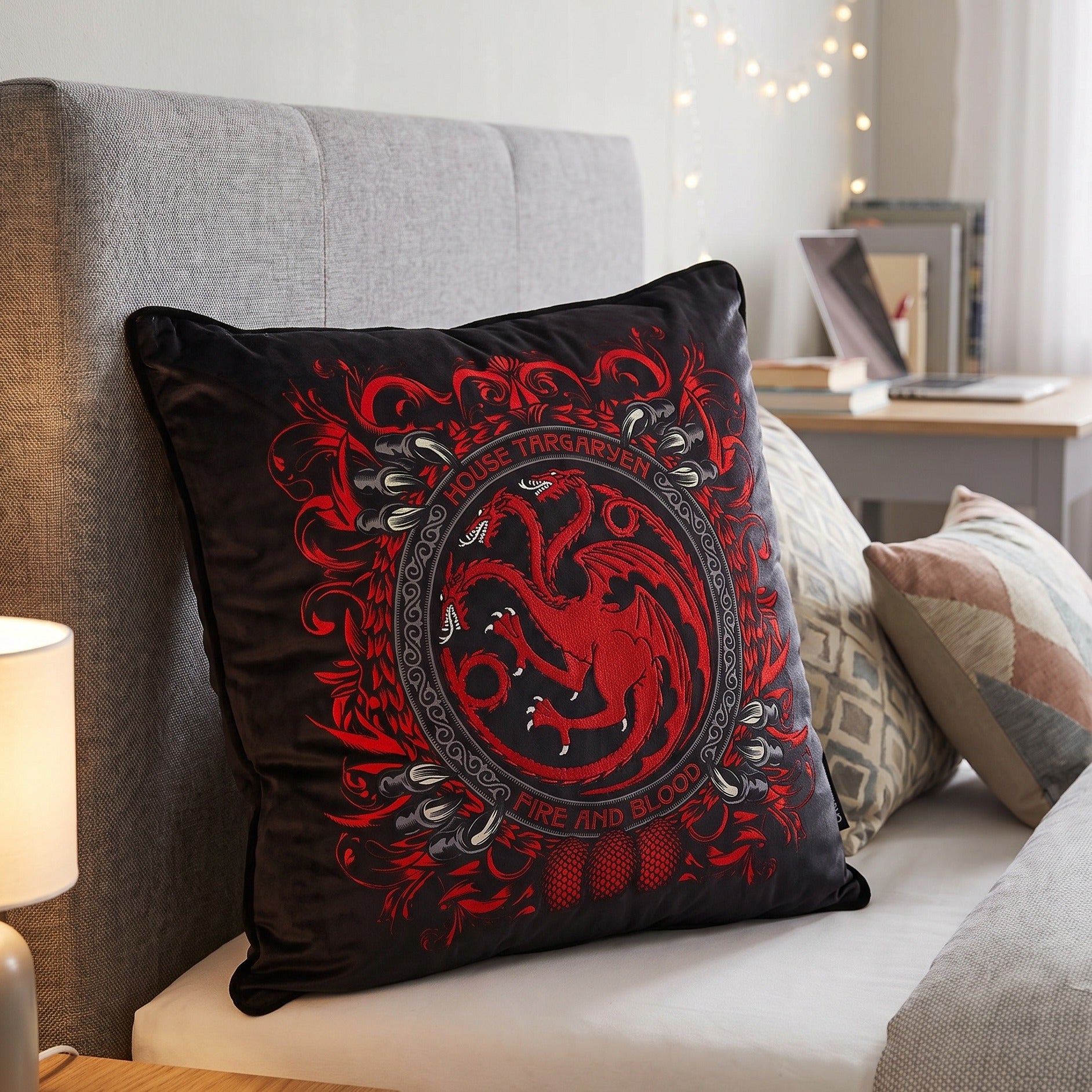 Produktbild Game of Thrones - House Targaryen Kissen deluxe