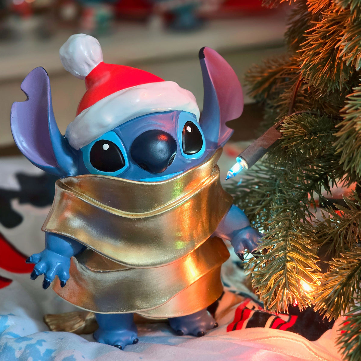 Produktbild Stitch Santa Clause Figur - Lilo & Stitch