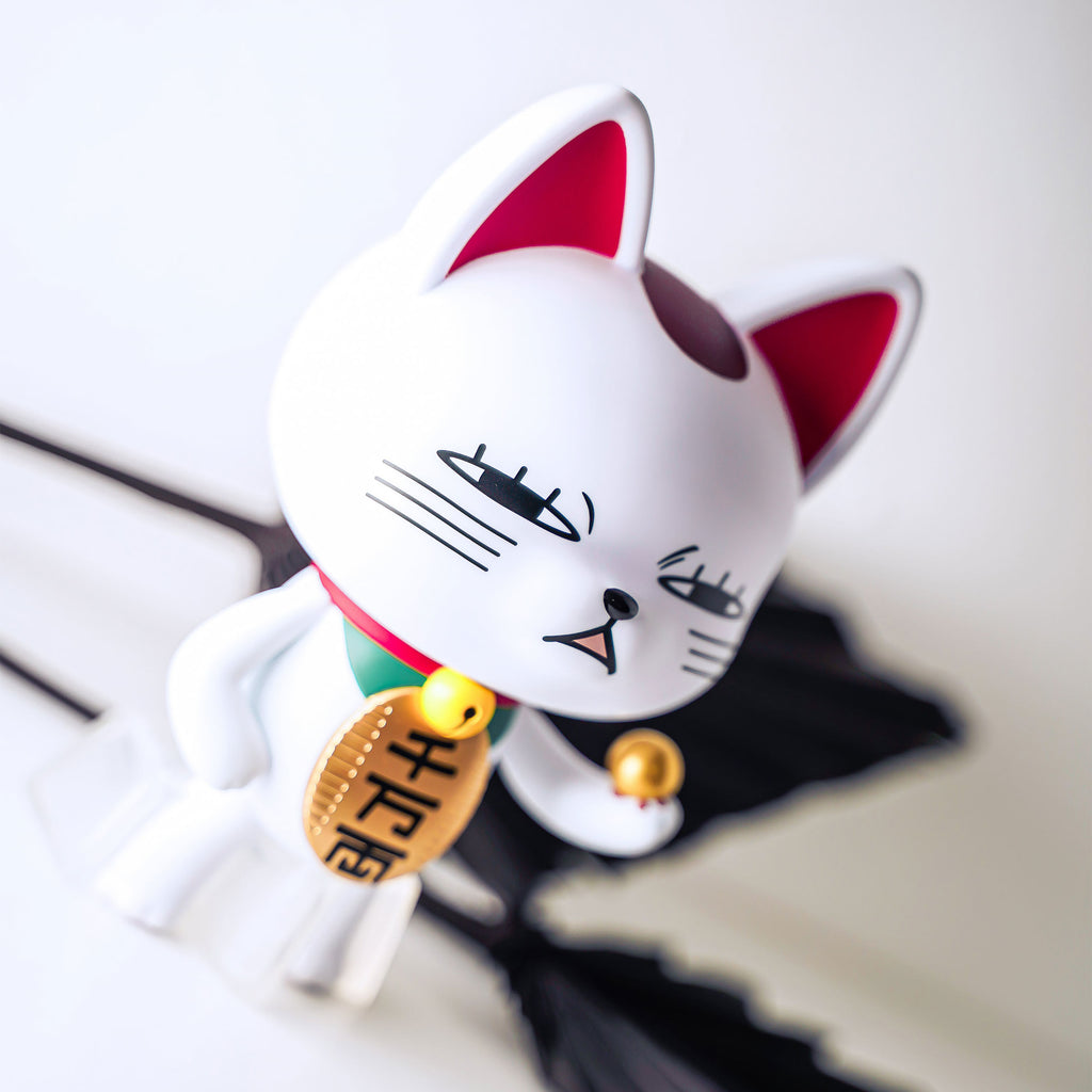 Produktbild Dandadan - Turbo Granny Occultic Sofubi Figur Fortune Cat Version 2