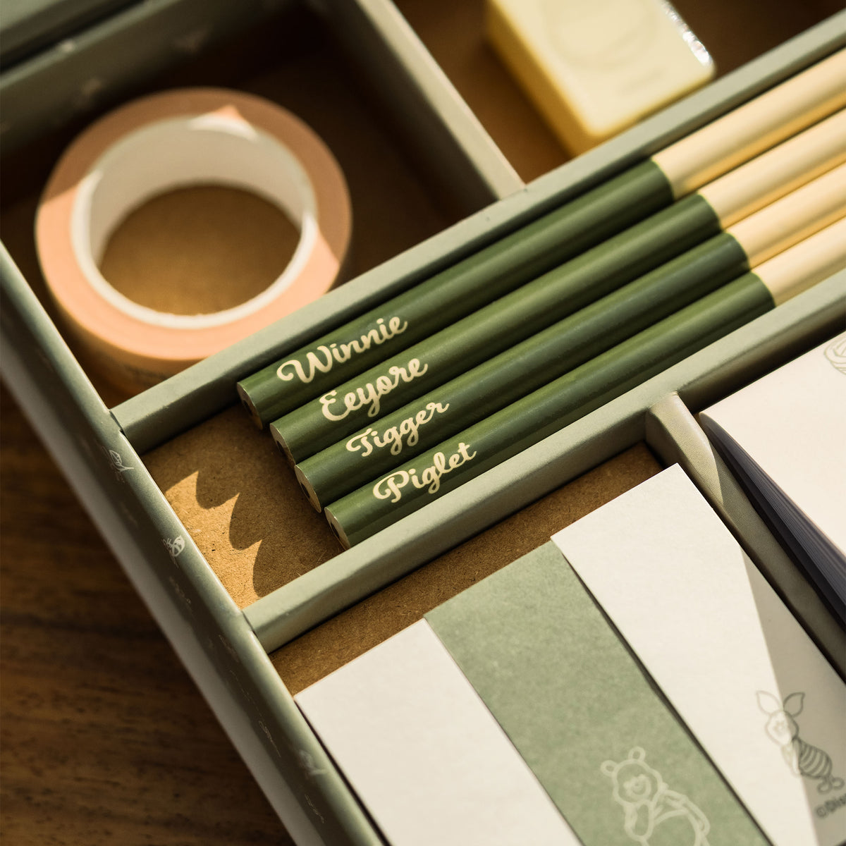 Product image Winnie the Pooh - Friends Stationery Set