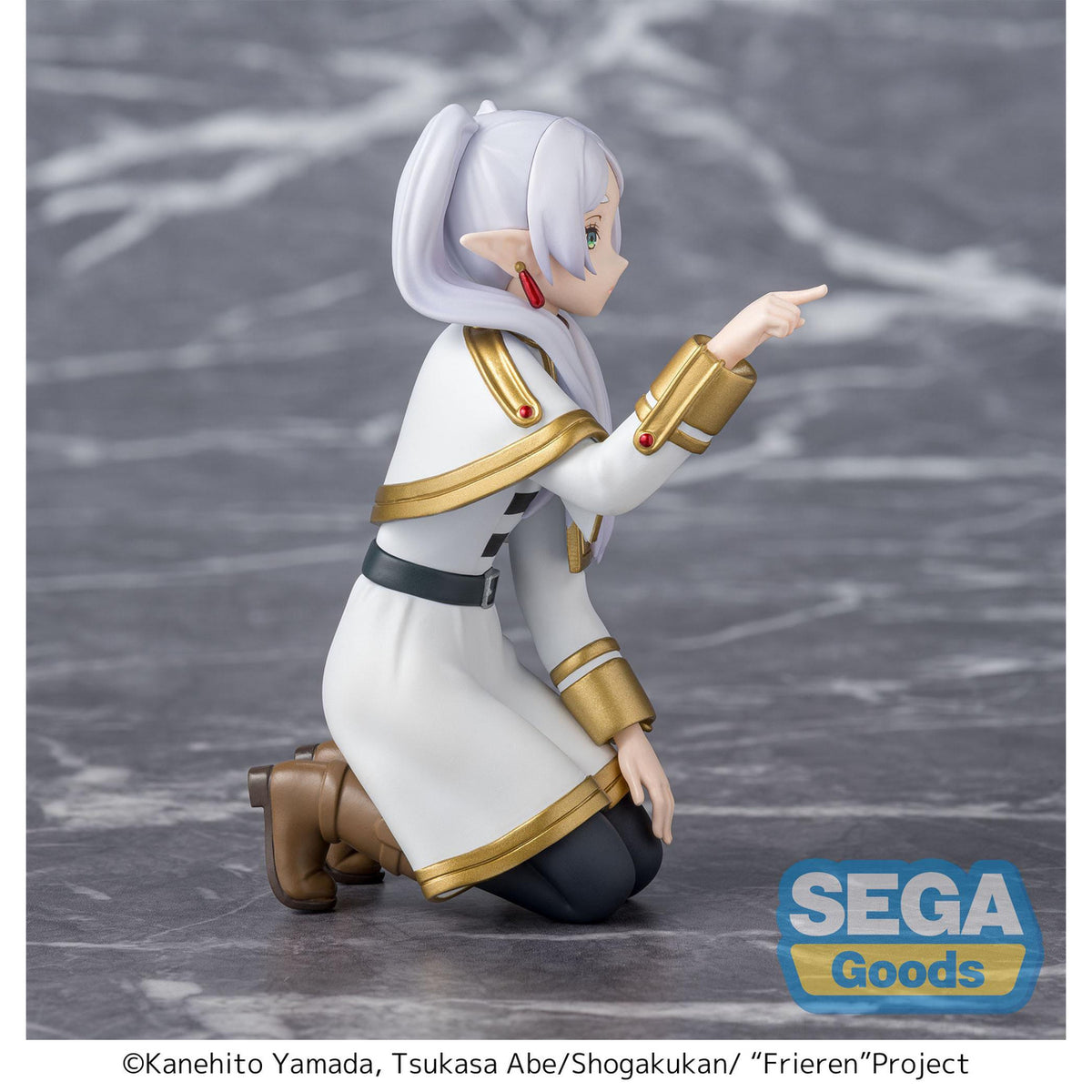 Produktbild Frieren Figur Poking Something Version - Frieren: Nach dem Ende der Reise