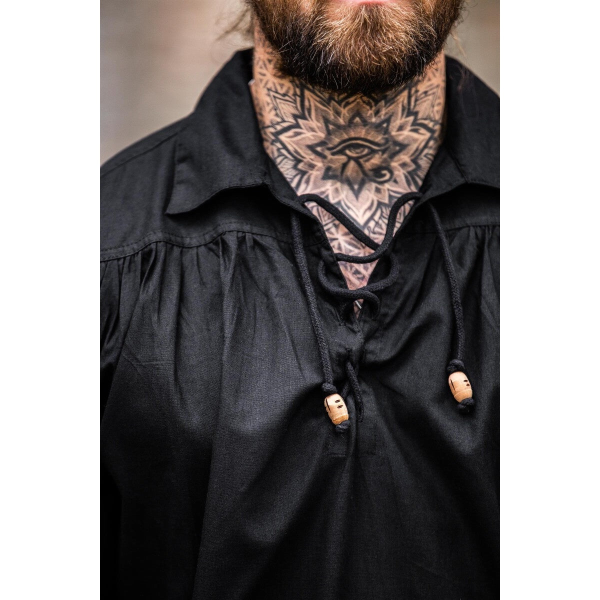 Immagine del prodotto Camicia medievale con lacci Artù nera