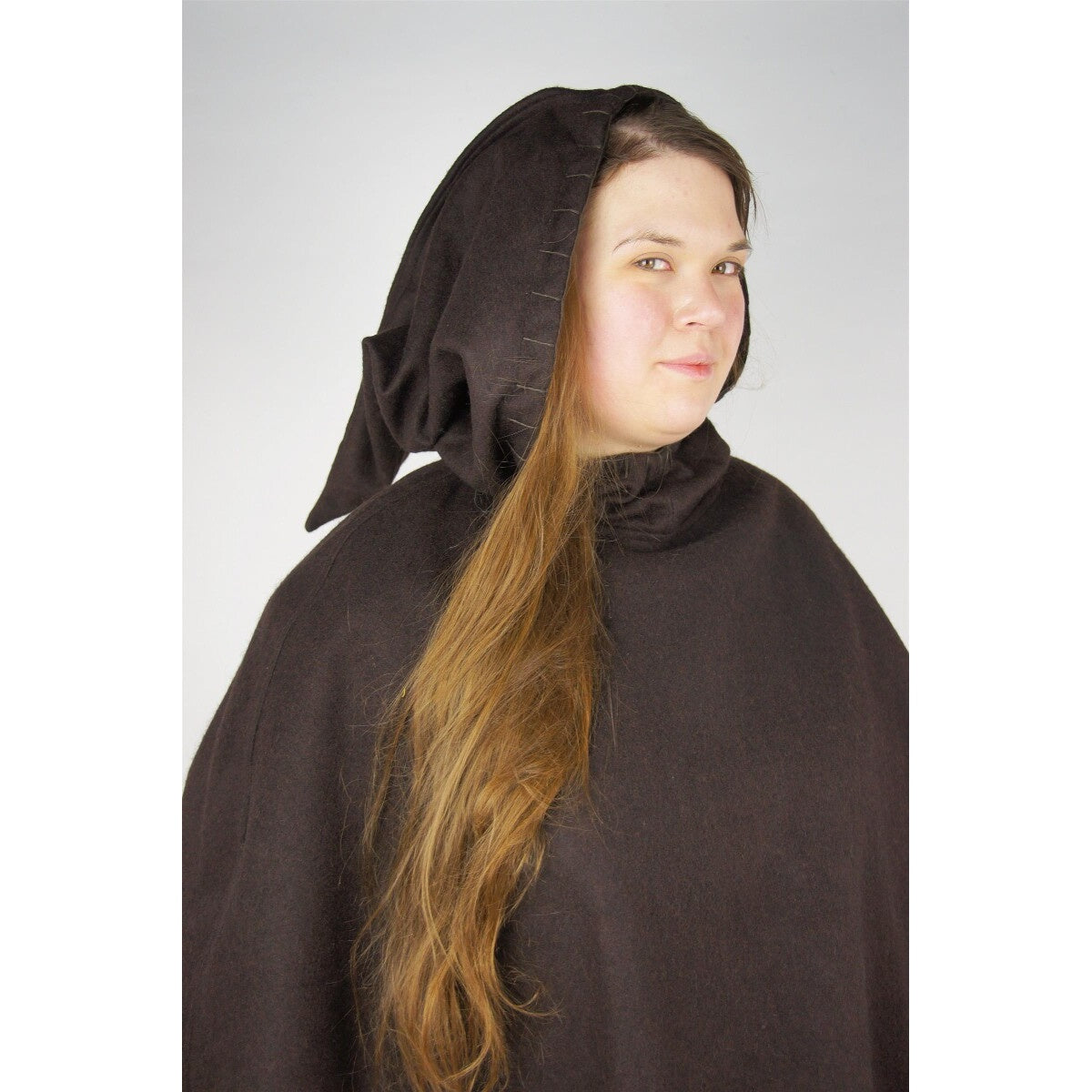 Produktbild Mittelalter Gugel Egill mit Stickerei braun