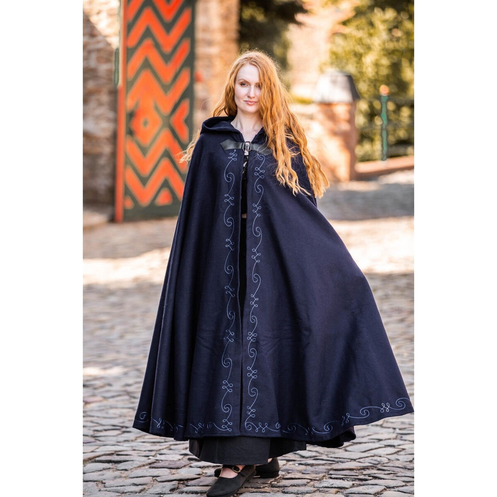 Image produit Cape médiévale avec broderie et fibule Gesa