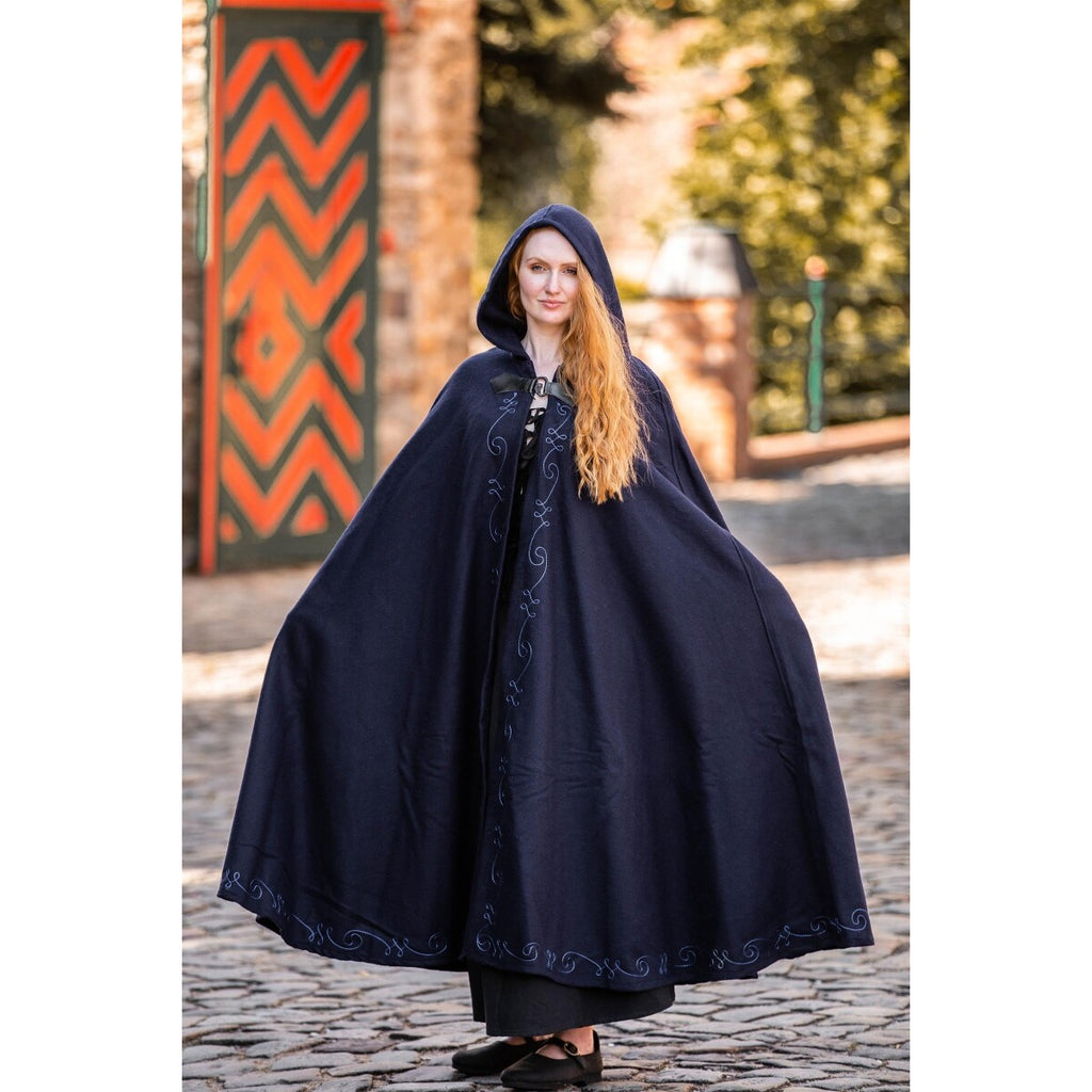 Image produit Cape médiévale avec broderie et fibule Gesa