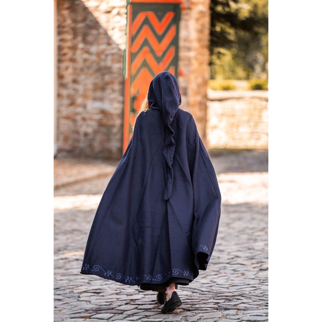 Image produit Cape médiévale avec broderie et fibule Gesa