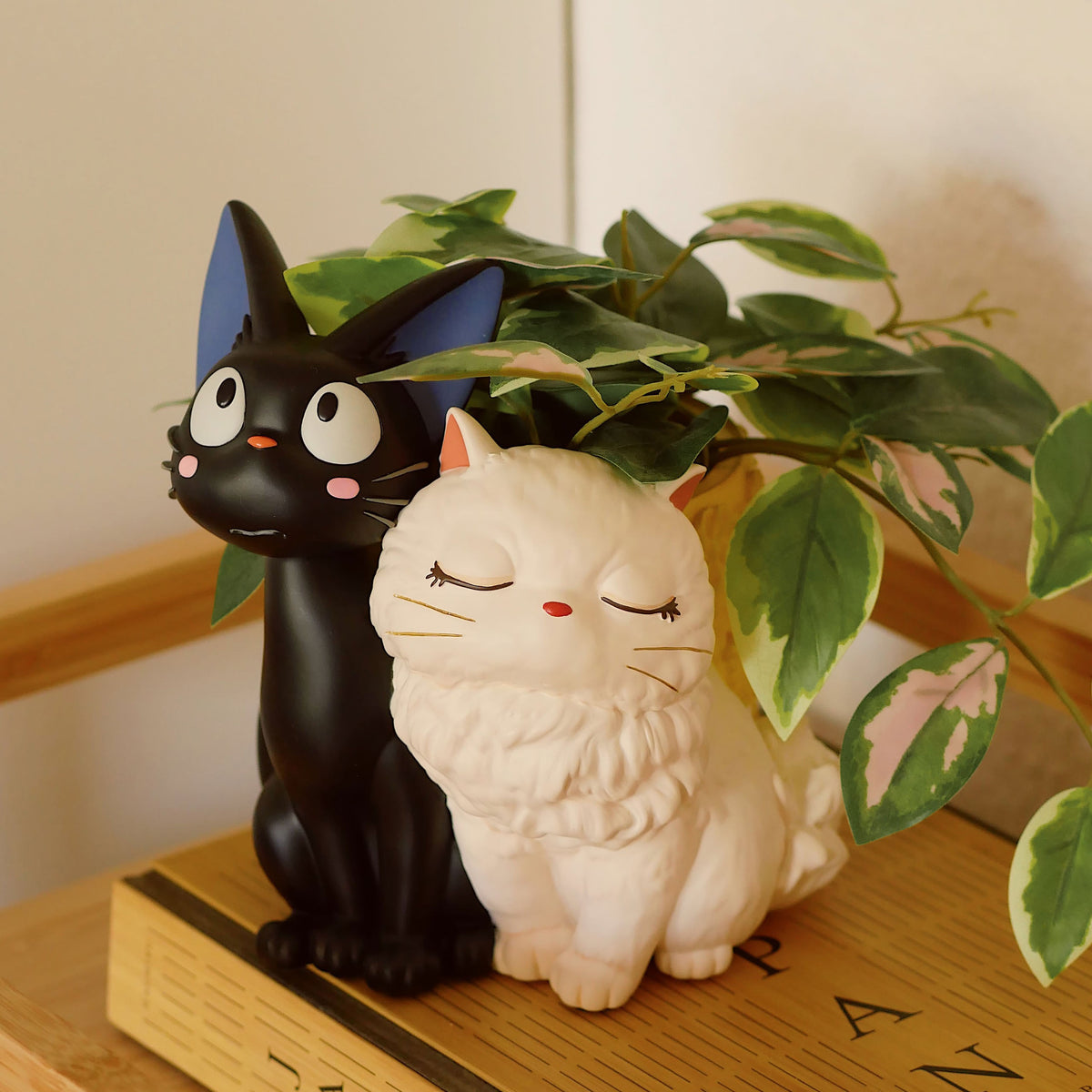 Produktbild Kikis kleiner Lieferservice - Jiji und Lily Blumentopf