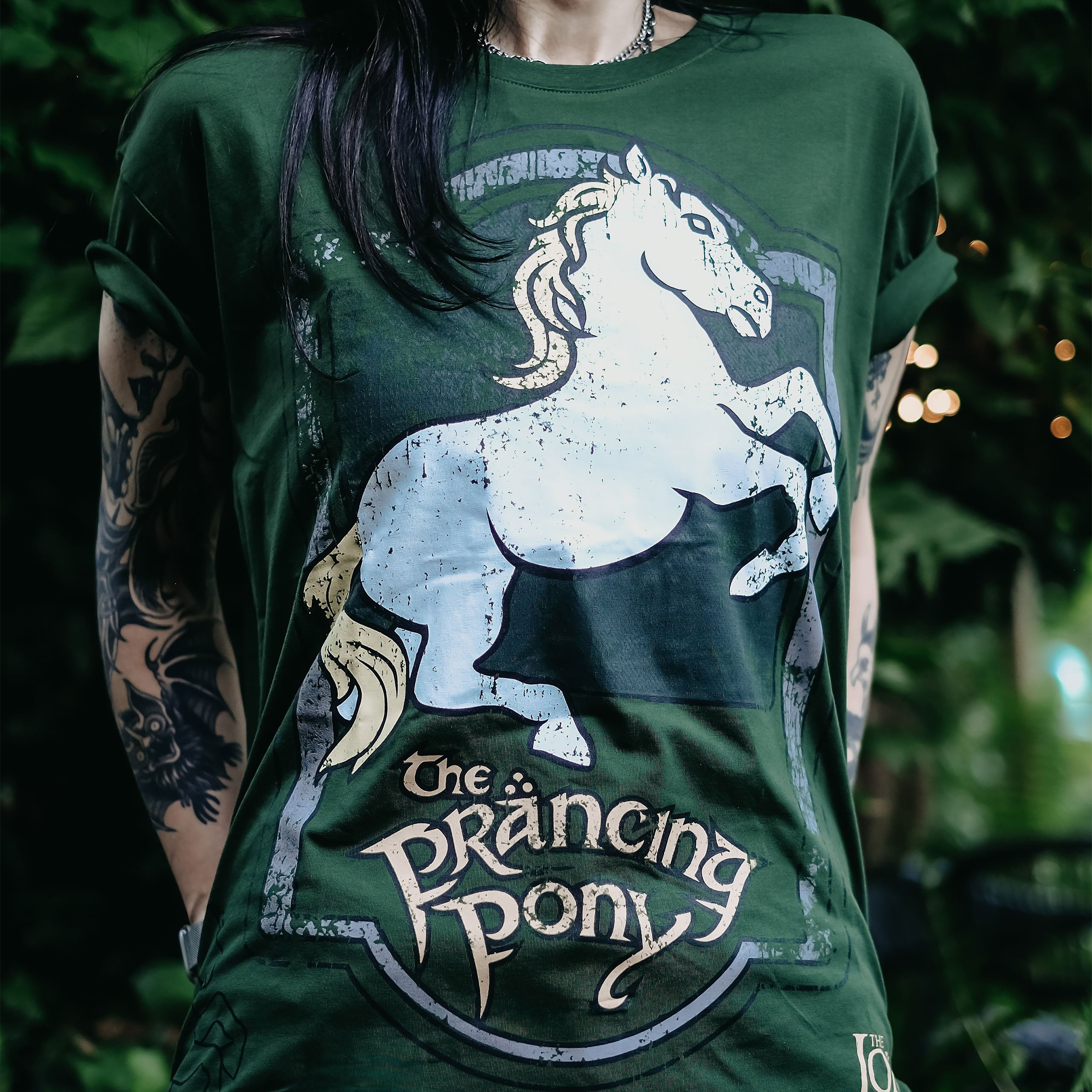 Produktbild Der Herr der Ringe - Zum Tänzelnden Pony Logo T-Shirt grün