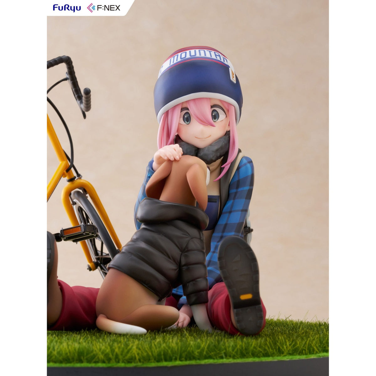 Immagine del prodotto Laid Back Camp F:NEX Statua in PVC 1/7 Nadeshiko Kagamihara 13 cm